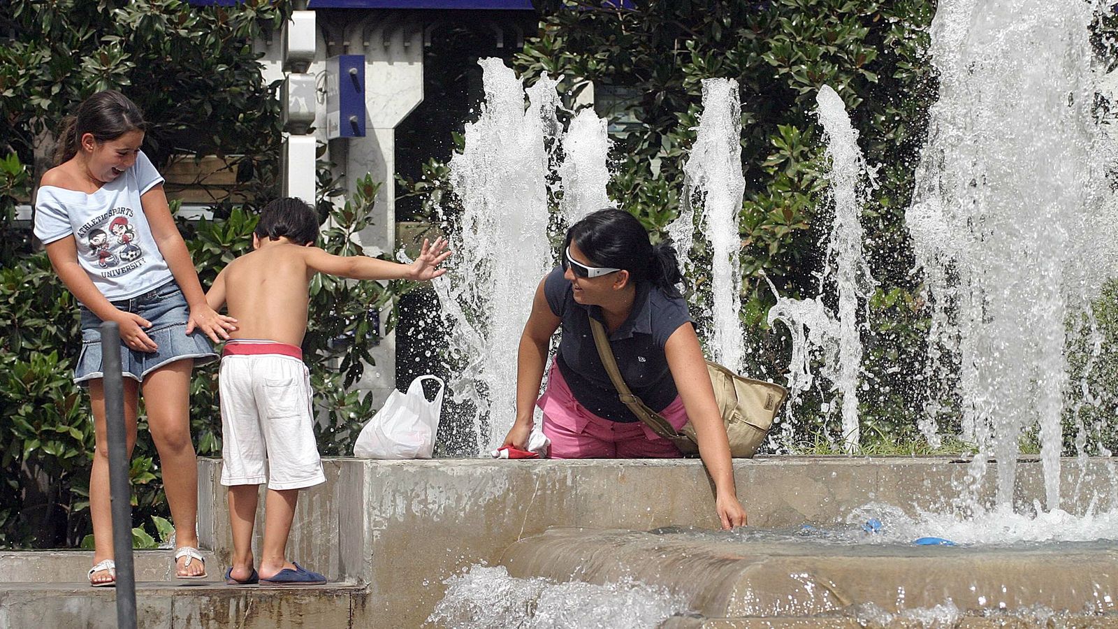 El clima templado alarga su actividad y se come meses de frío.