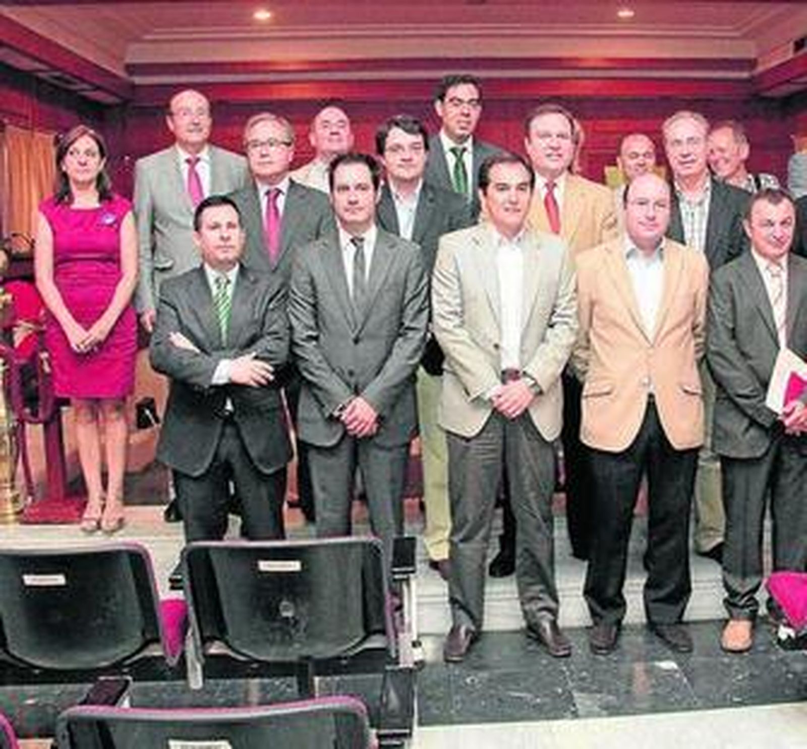 Reunión de los integrantes de la Mesa Económico Social.