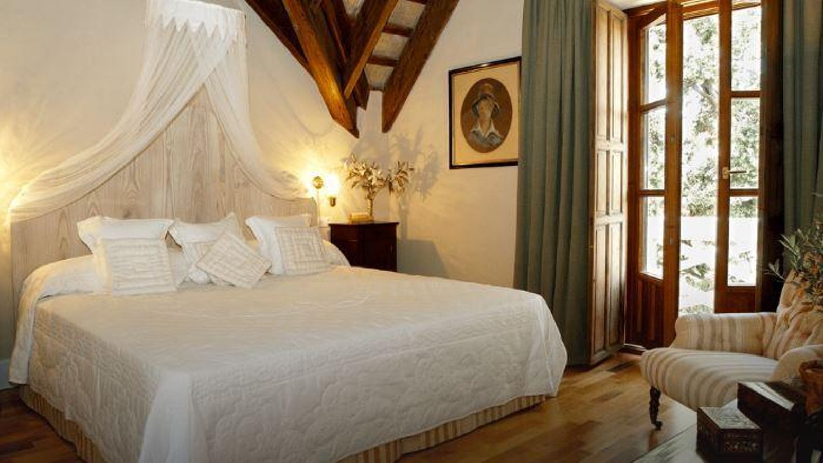 Una de las habitaciones de la Casa rural Viña Alcántara. Una de las habitaciones de la Casa rural Viña Alcántara.