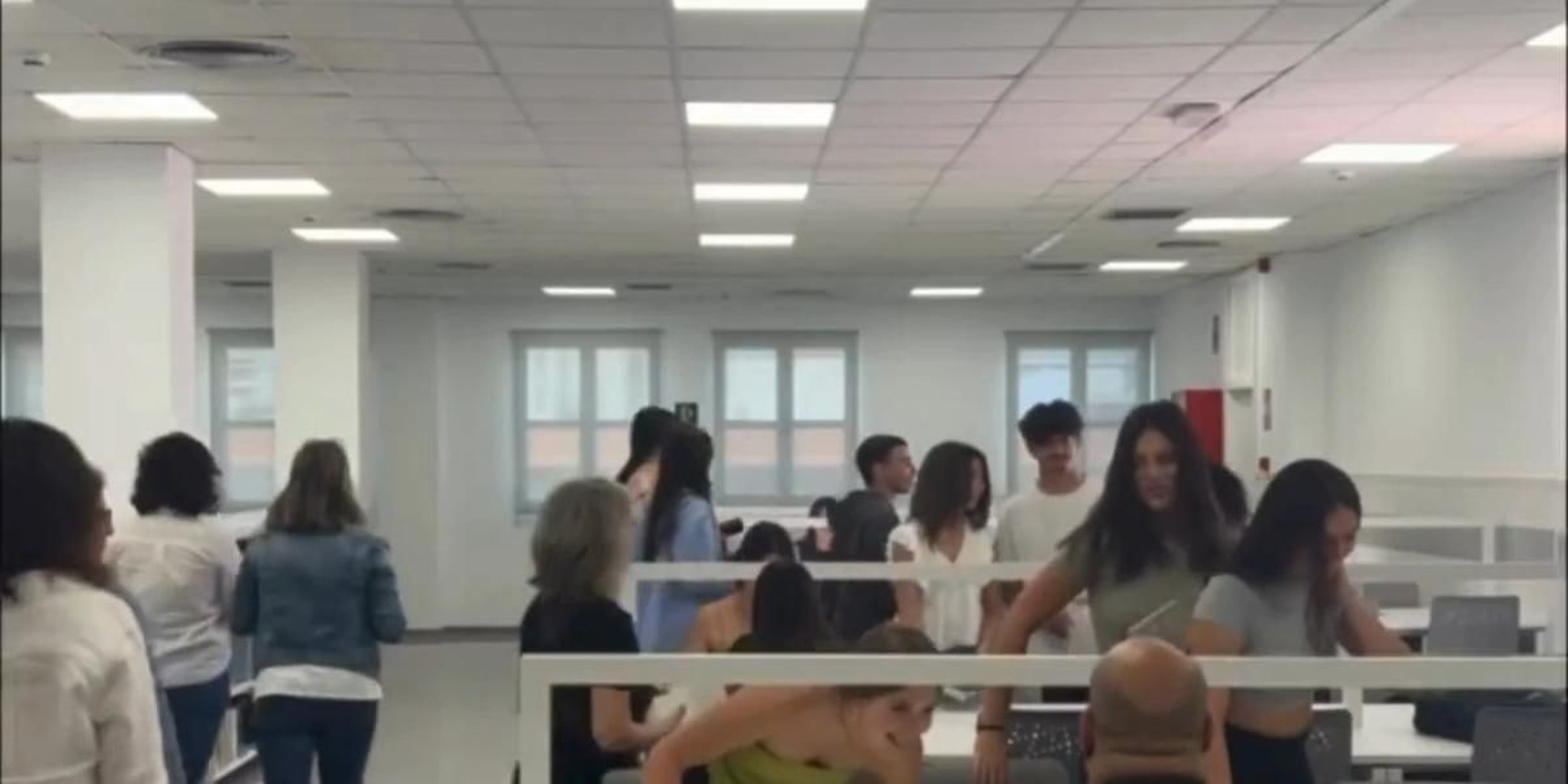 Así es la nueva sala de estudio de la UHU que ya pueden usar los estudiantes para preparar sus exámenes y trabajos
