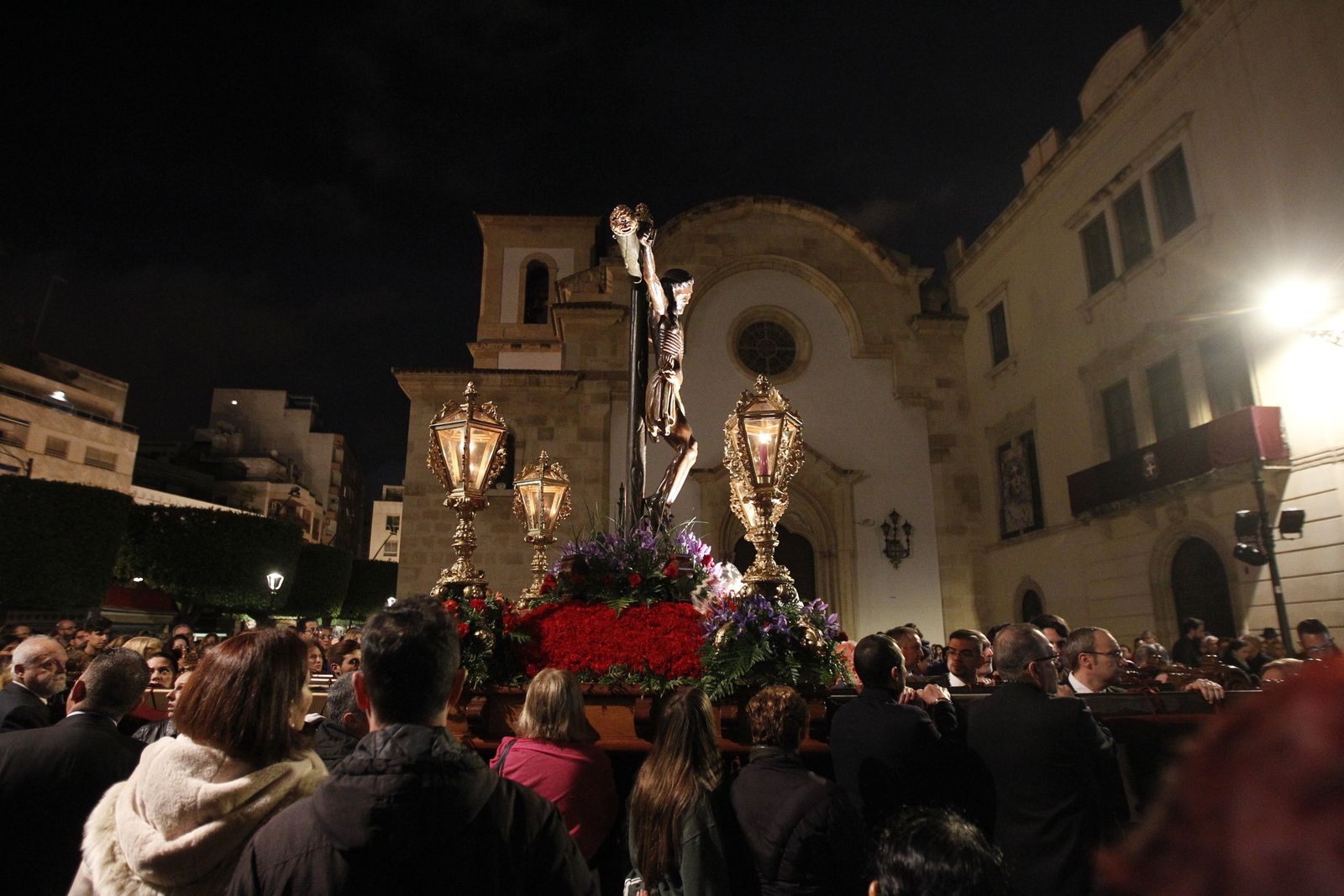 Imágenes Via Crucis Santo Cristo de la Escucha. Semana Santa Almería 2019