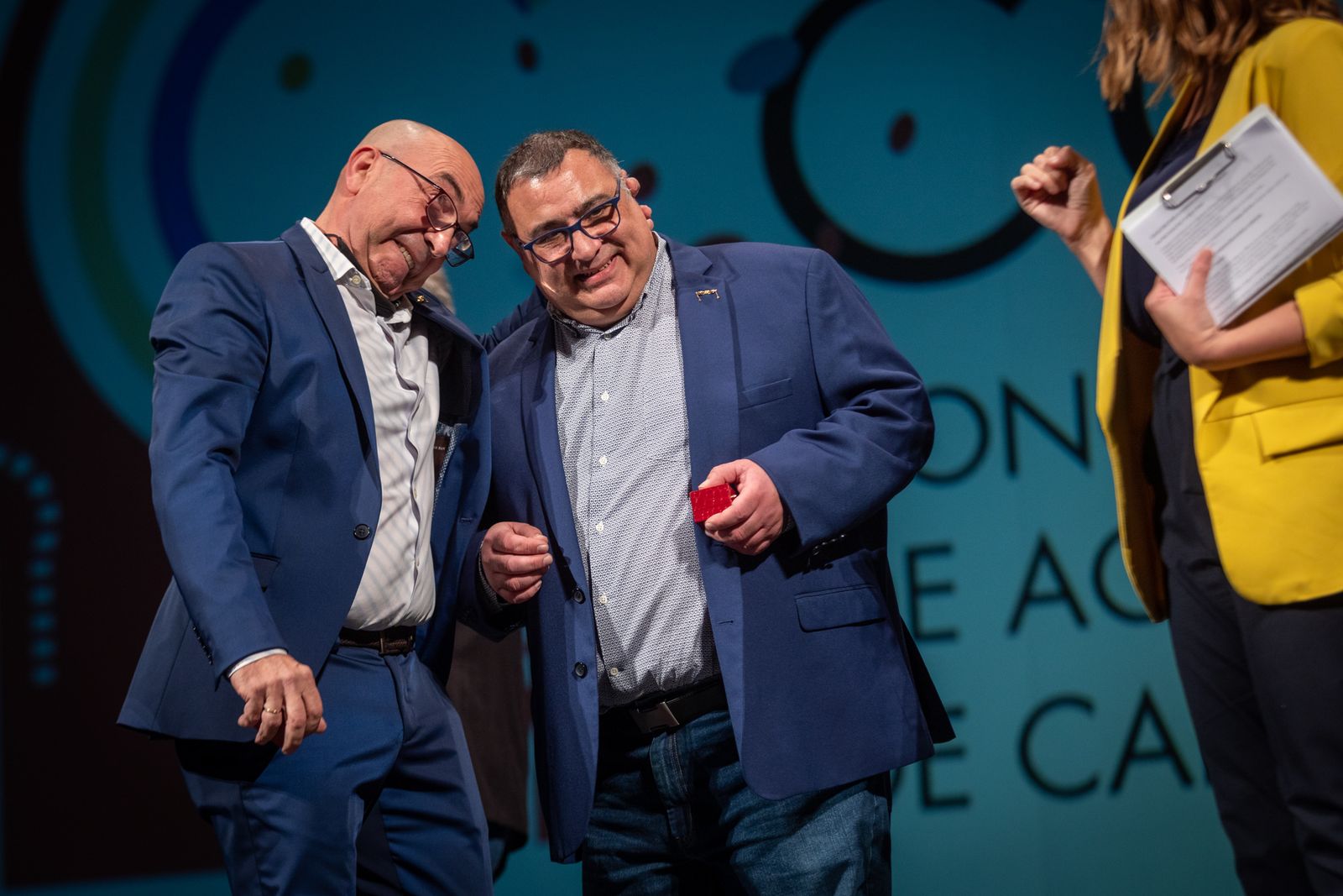 Imágenes de la entrega de los Antifaces de Oro y sorteo del COAC 2022