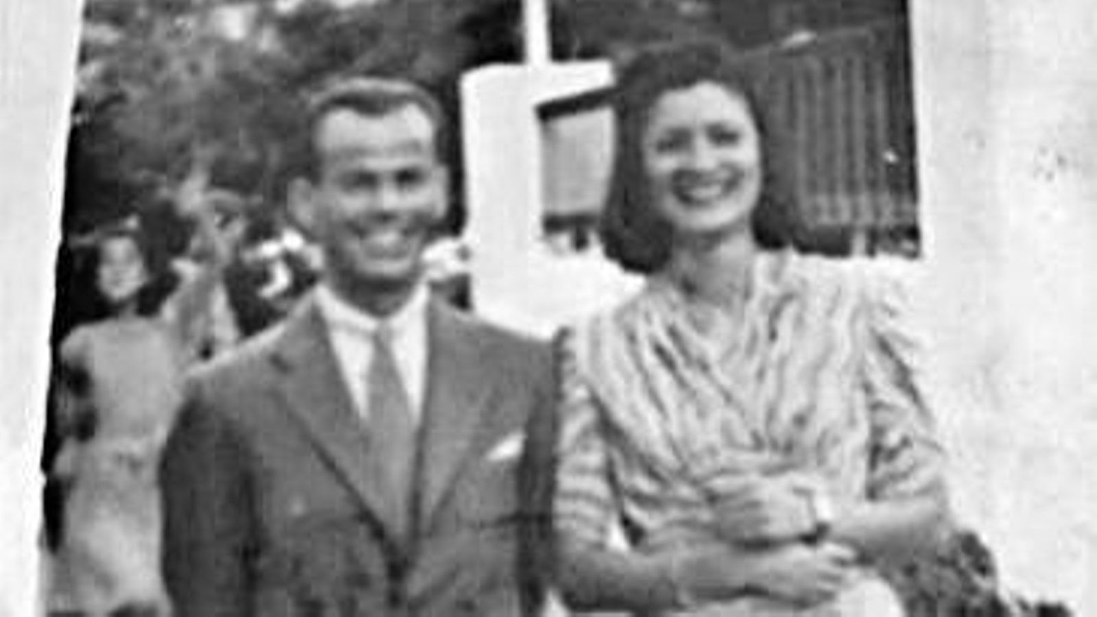 Cristóbal Parra y Ángeles Jiménez Cristóbal Parra y Ángeles Jiménez