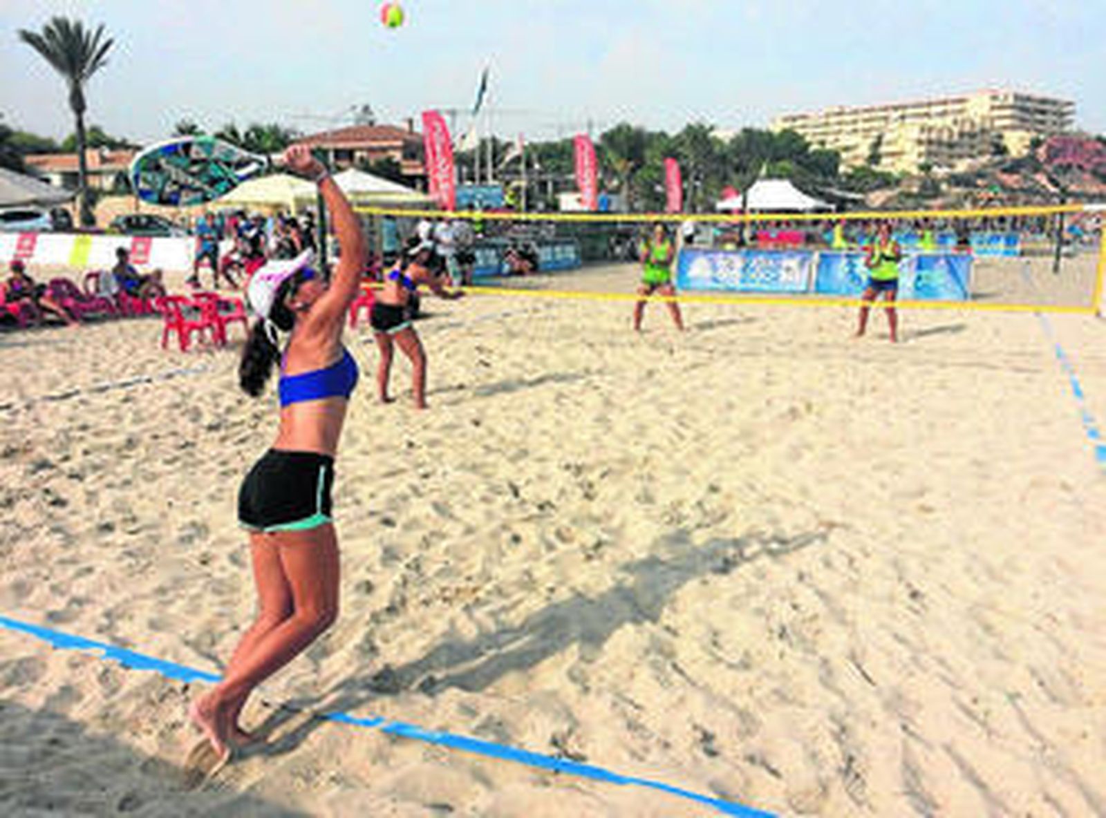 Las tenistas del CD. Beach Tennis Terreros están entre las mejores del país.