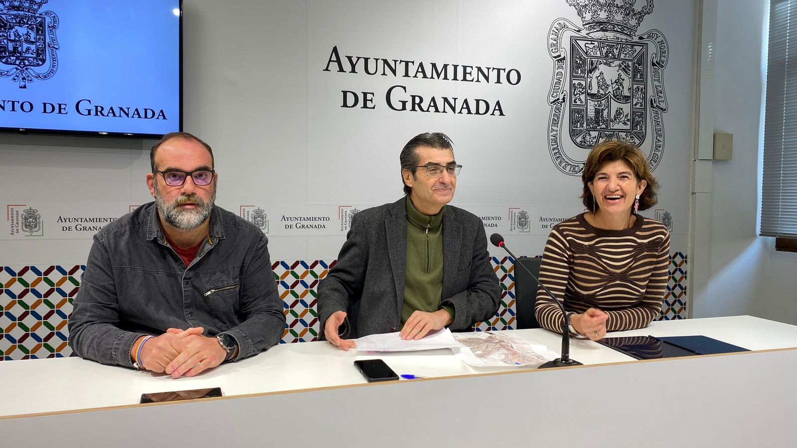 Los concejales del grupo municipal de UP, en rueda de prensa.