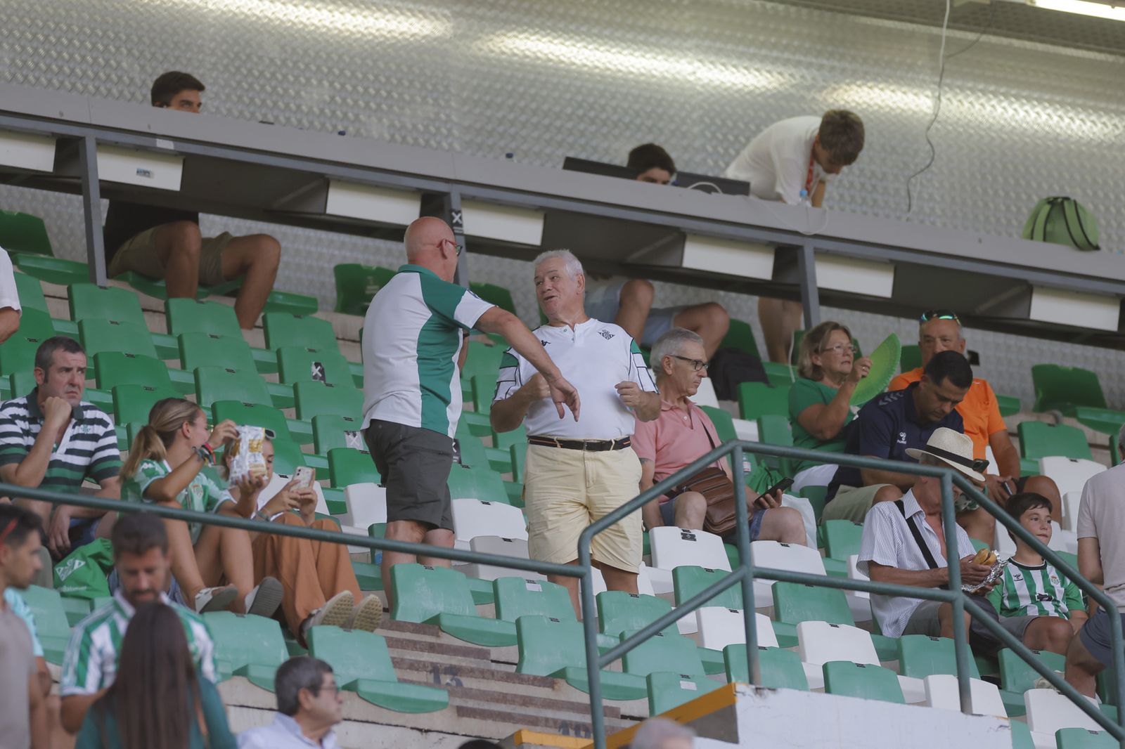 Búscate en las fotos del Betis-Atlético de Madrid