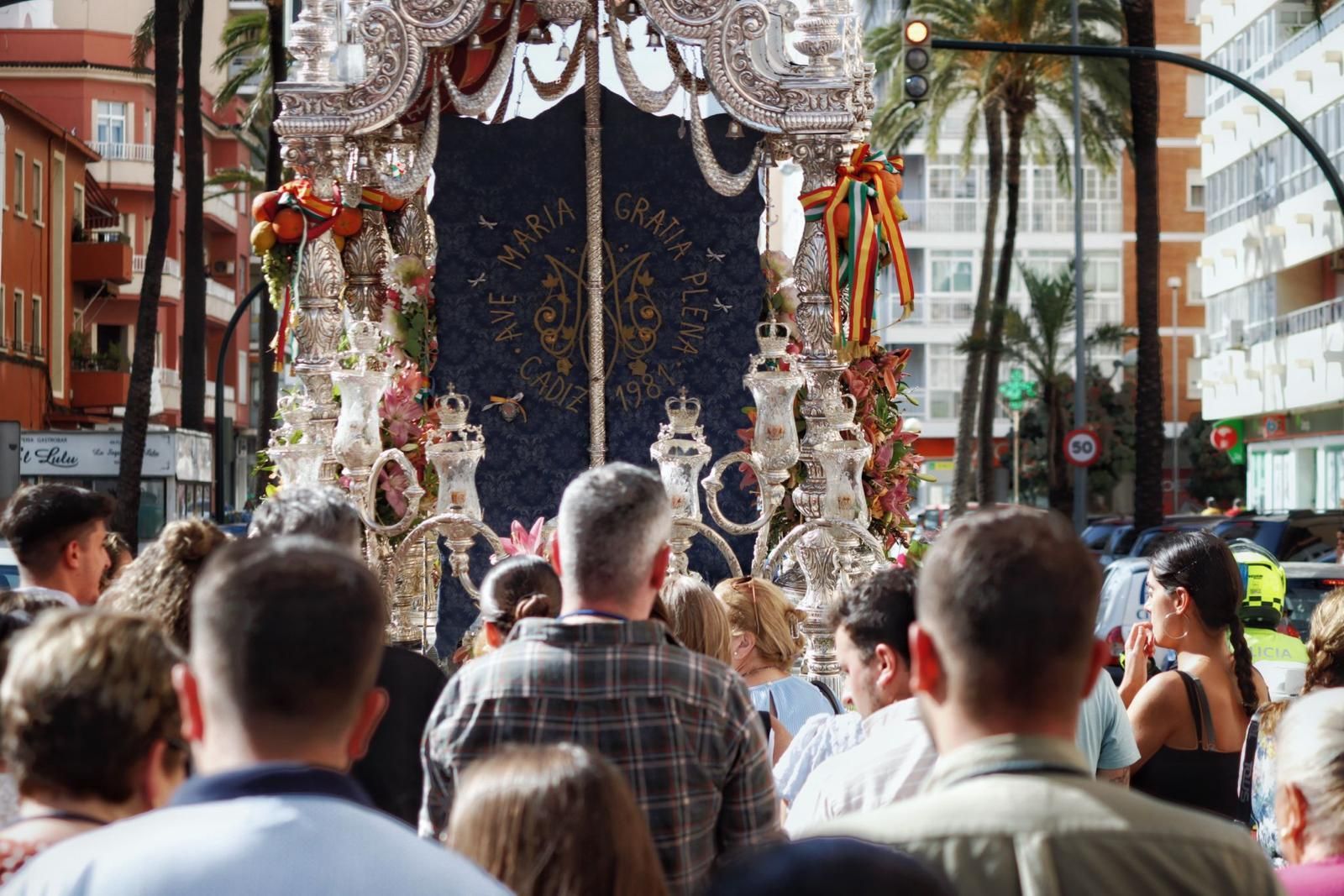 La llegada de la Hermandad del Rocío gaditana a Cádiz