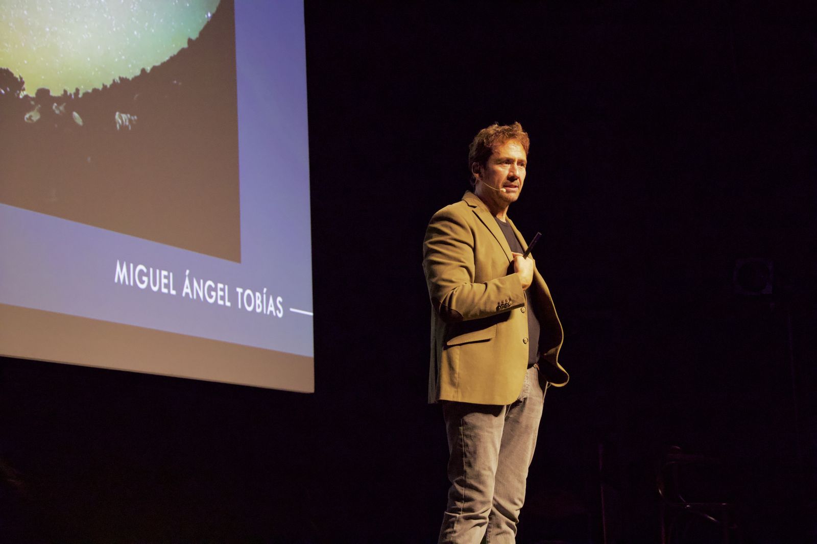 El director y productor Miguel Ángel Tobías.