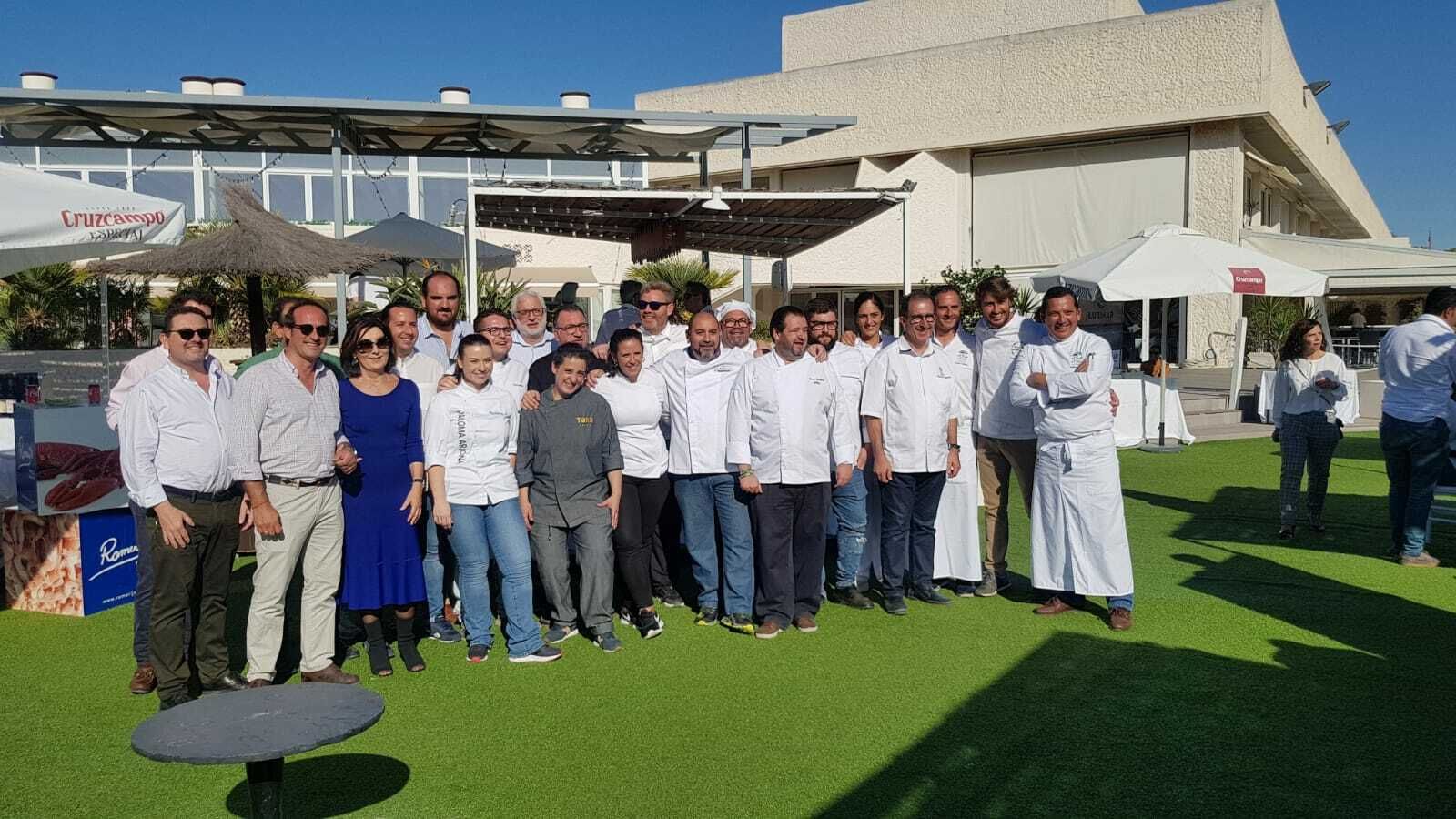 Al finalizar la jornada, todos los cocineros se realizaron una foto de grupo.