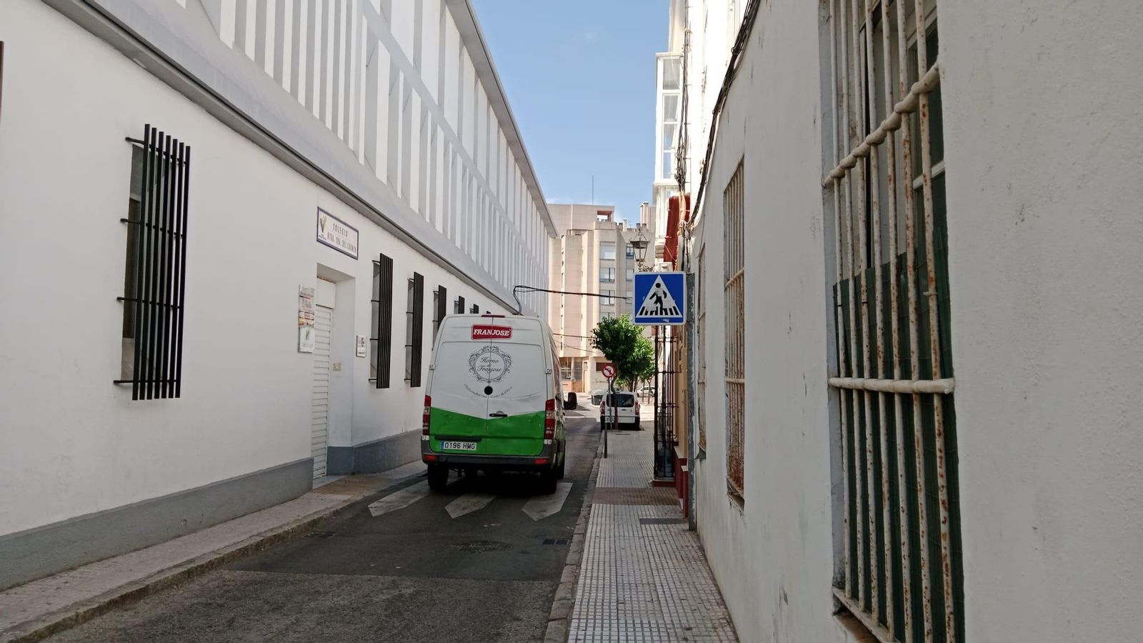 Calle Constructora Naval, en las proximidades del cruce con Colón, en San Fernando Calle Constructora Naval, en las proximidades del cruce con Colón, en San Fernando