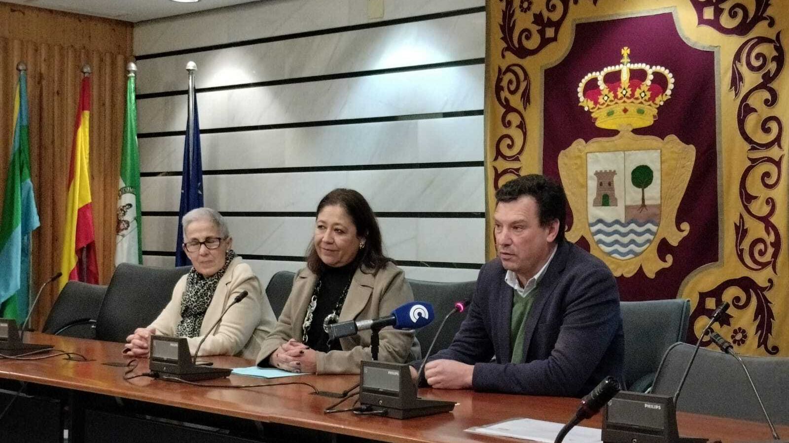 El delegado territorial de Empleo, Alberto Santana, habla sobre el  programa de formación “Punta Umbría Luz”