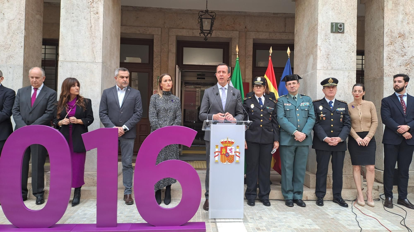 Acto contra la violencia de género en la Subdelegación del Gobierno de España en Almería.