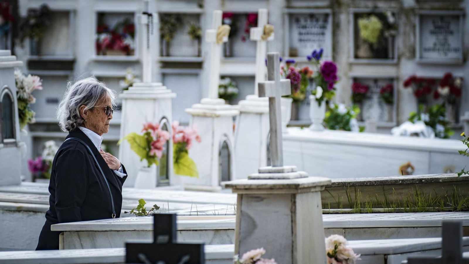 Las imágenes del día de los difuntos en Cádiz: Cementerio de El Puerto de Santa María