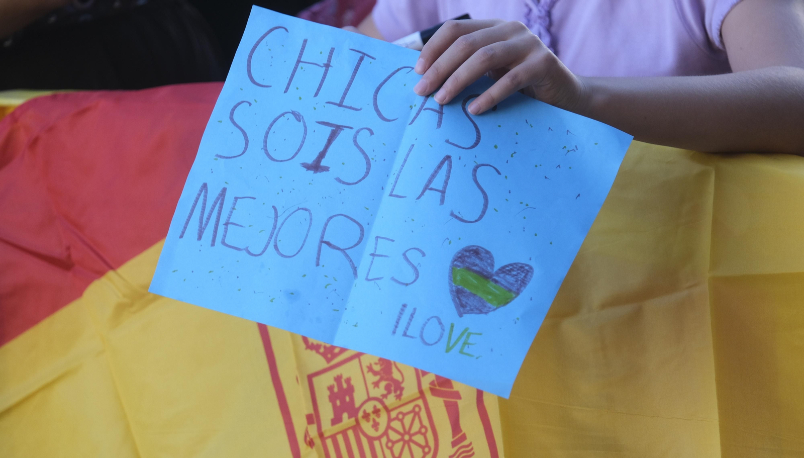 Las mejores fotografías de las campeonas del mundo a su llegada a Córdoba