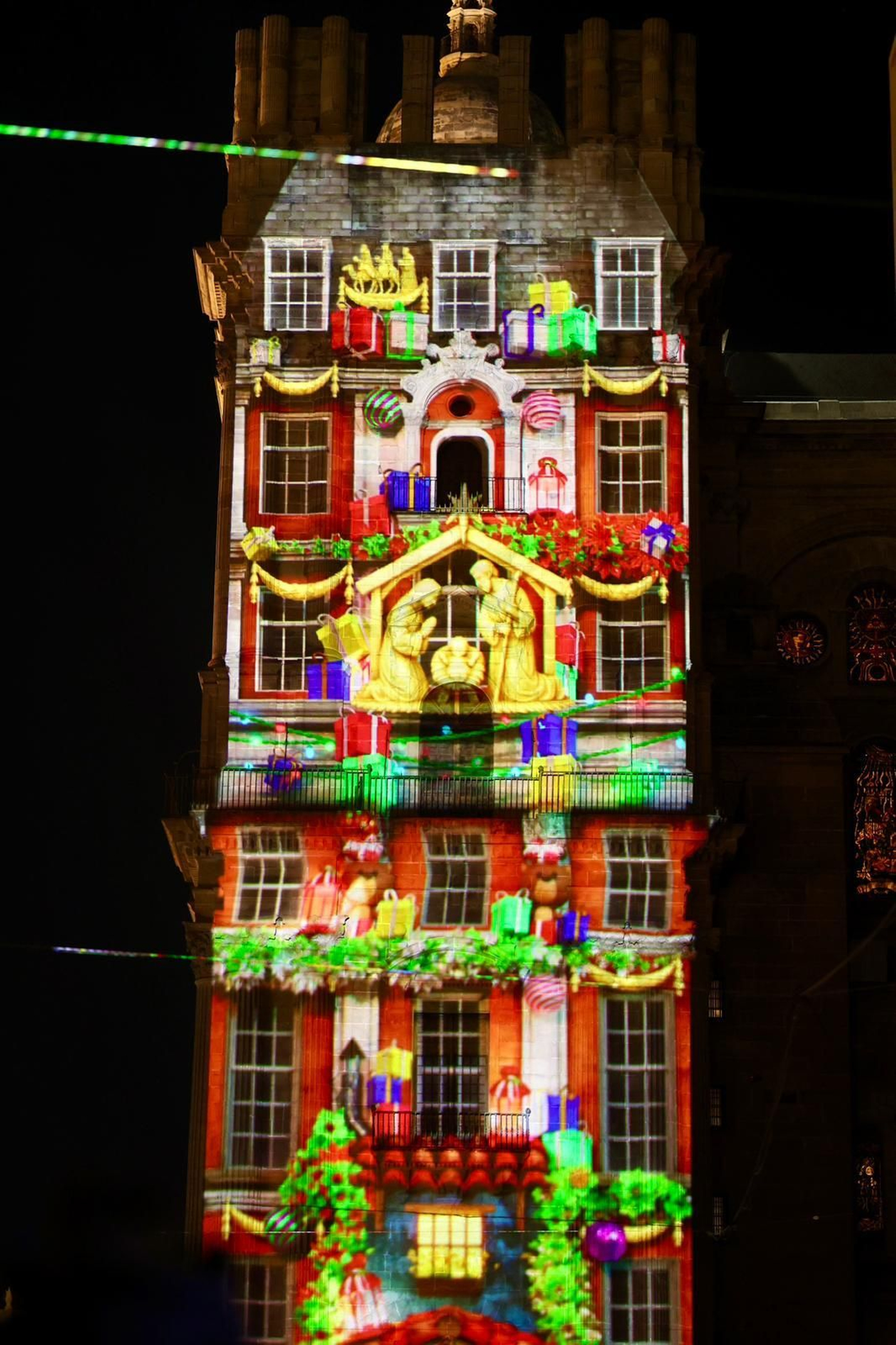 Málaga estrena el 'videomapping' de la Catedral para celebrar la Navidad