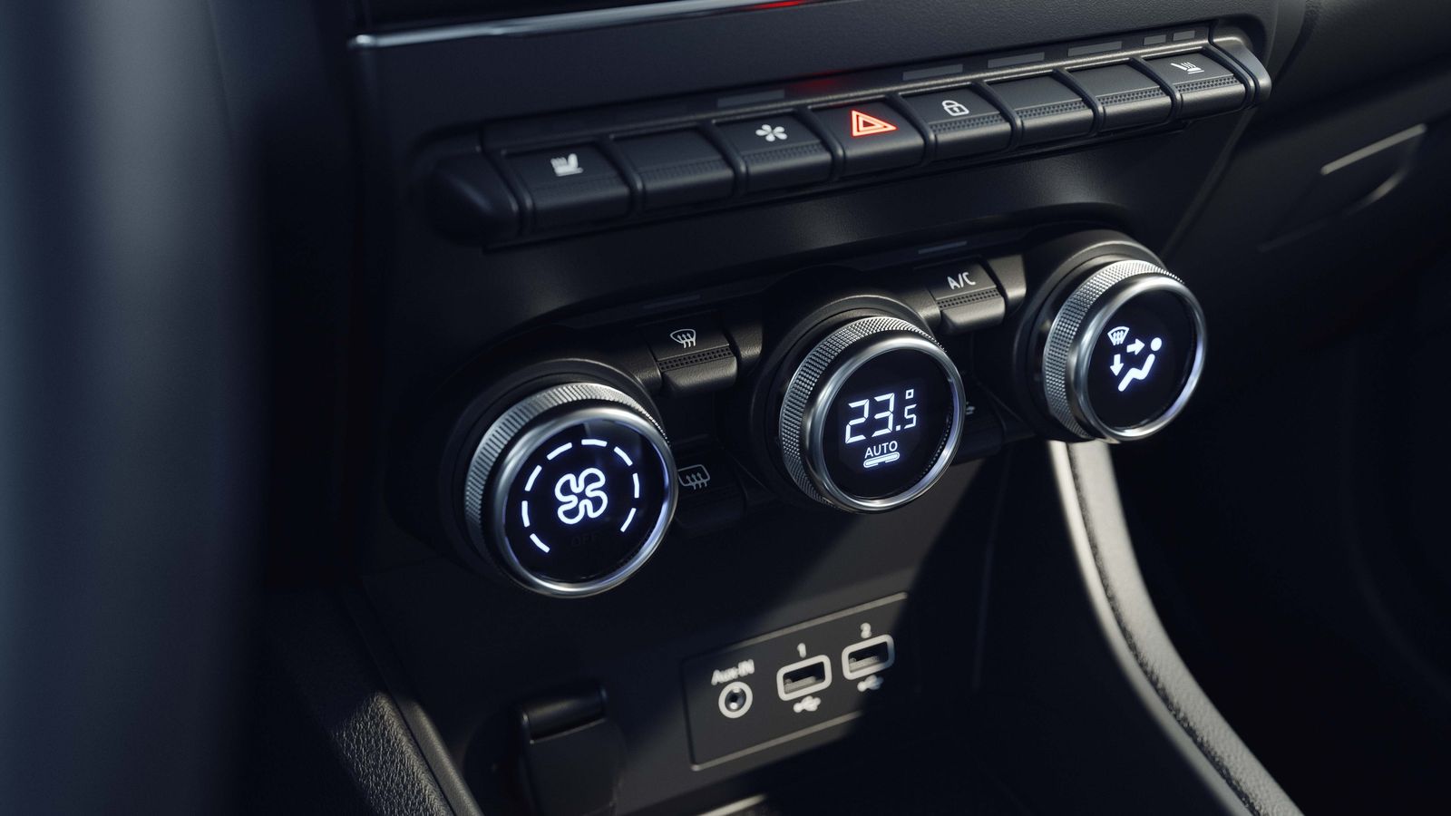 Controles como los de la climatización recuerdan inmediatamente a algunos modelos de Renault.