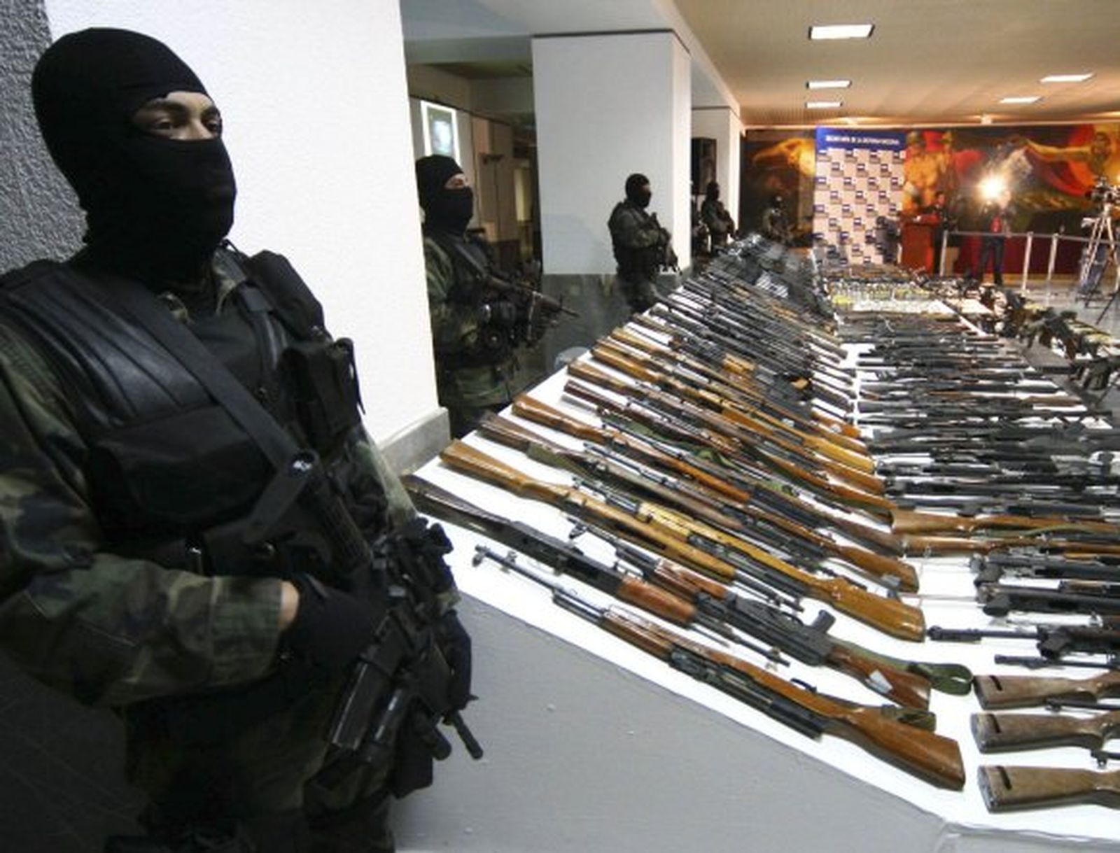 Doble golpe al narcotráfico en México