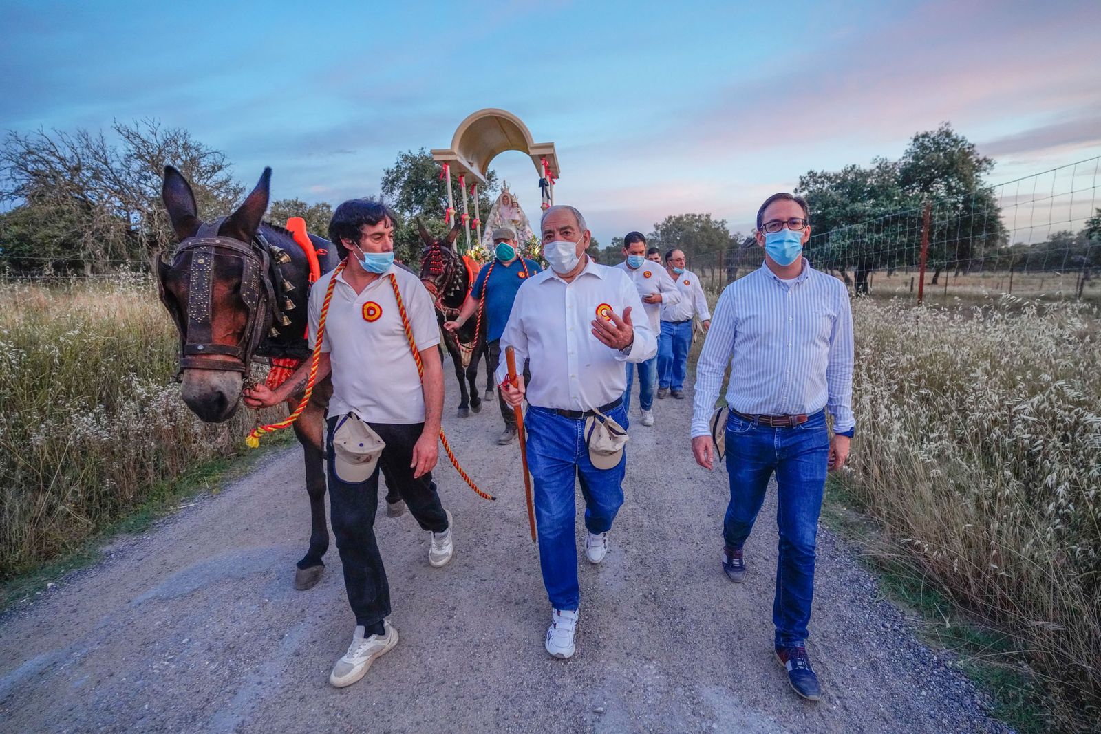 La llevada de la Virgen de Luna al santuario de La Jara, en fotografías