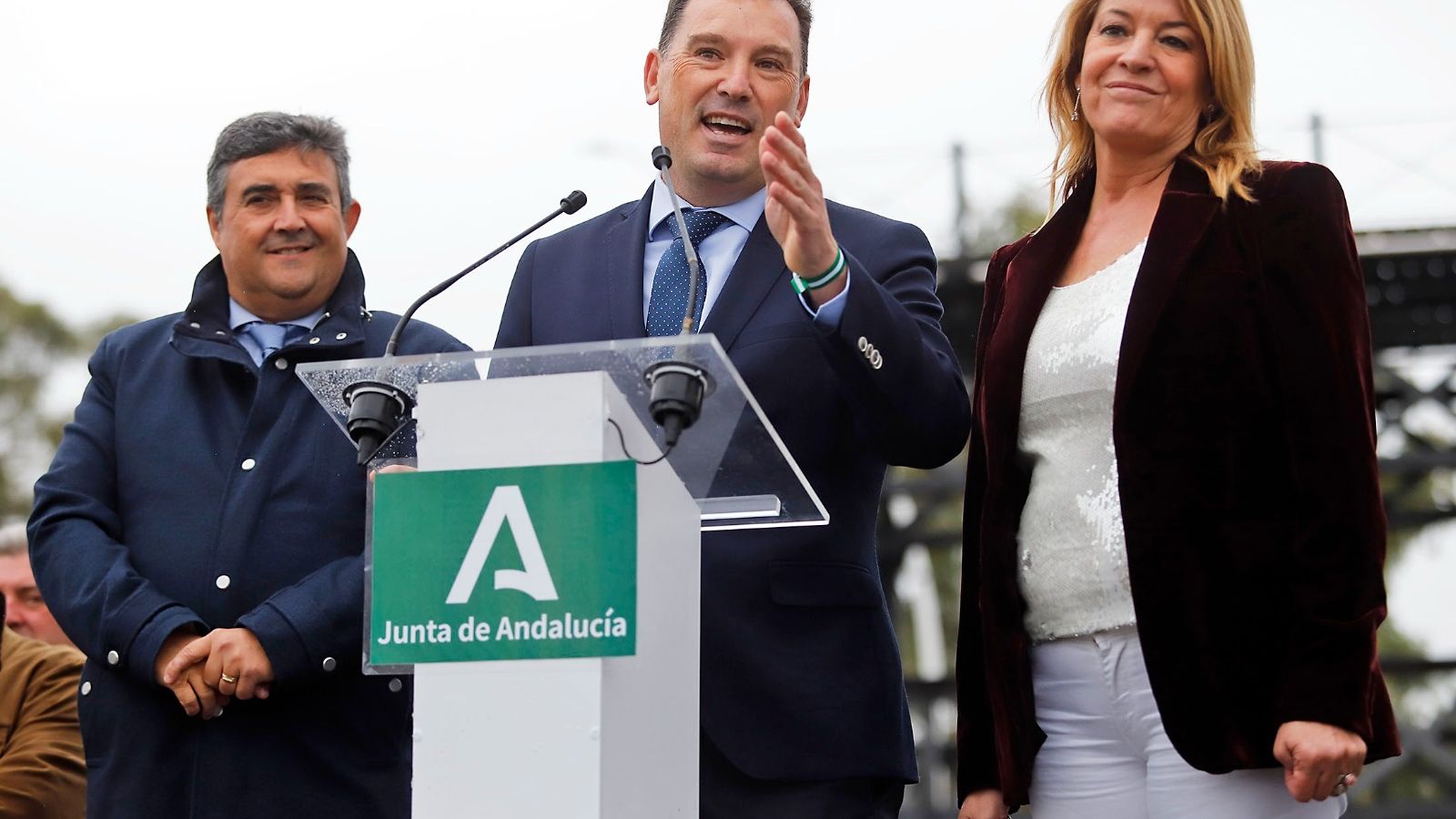 Pilar Miranda, Alberto Santana y José Manuel Correa en el acto del 4D en Huelva