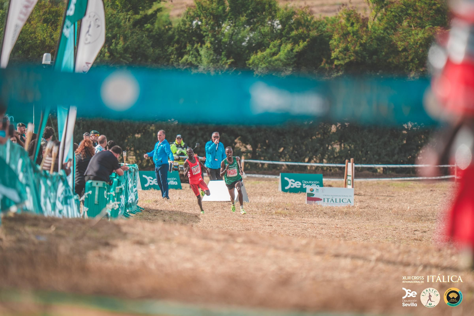 Búscate en las fotos del Cross de Itálica 2025 | 12