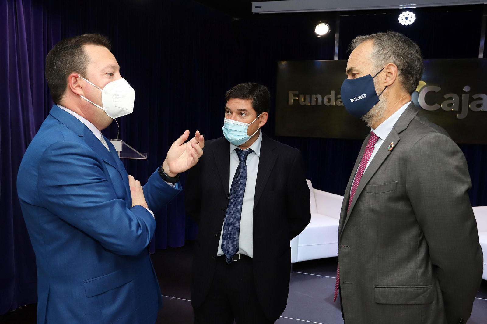 Imágenes del Foro Gerardo Rojas, con la participación de Antonio Lozano García