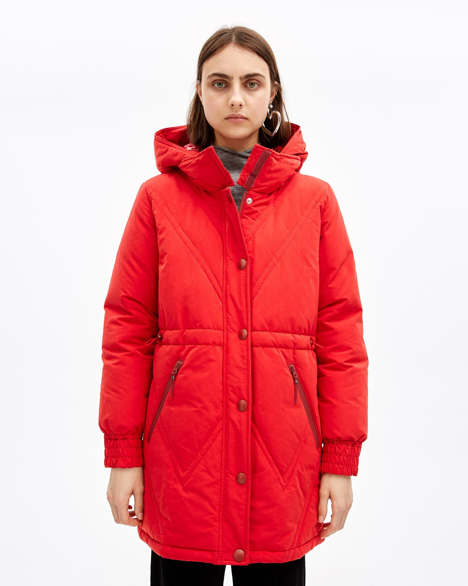 Plumas rojo con capucha de Bimba y Lola.