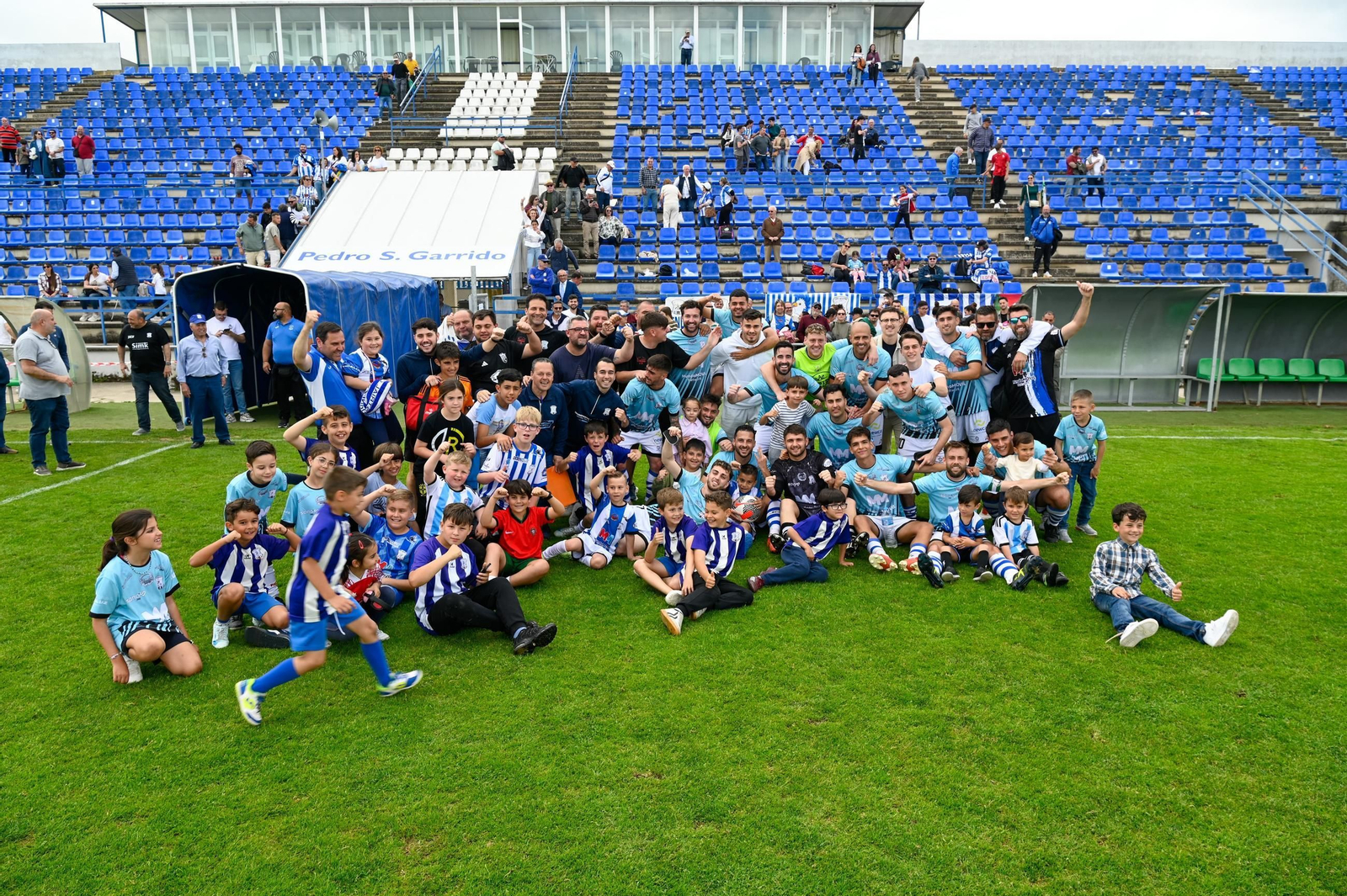 Imágenes de la victoria del Jerez Industrial ante el Barbate (3-0)