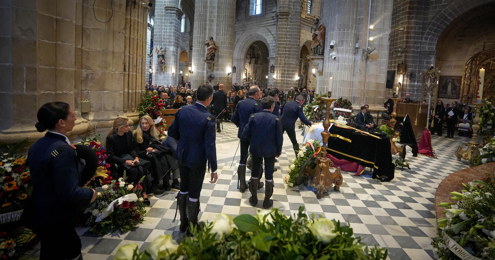 Imágenes del funeral de Álvaro Domecq en la catedral de Jerez