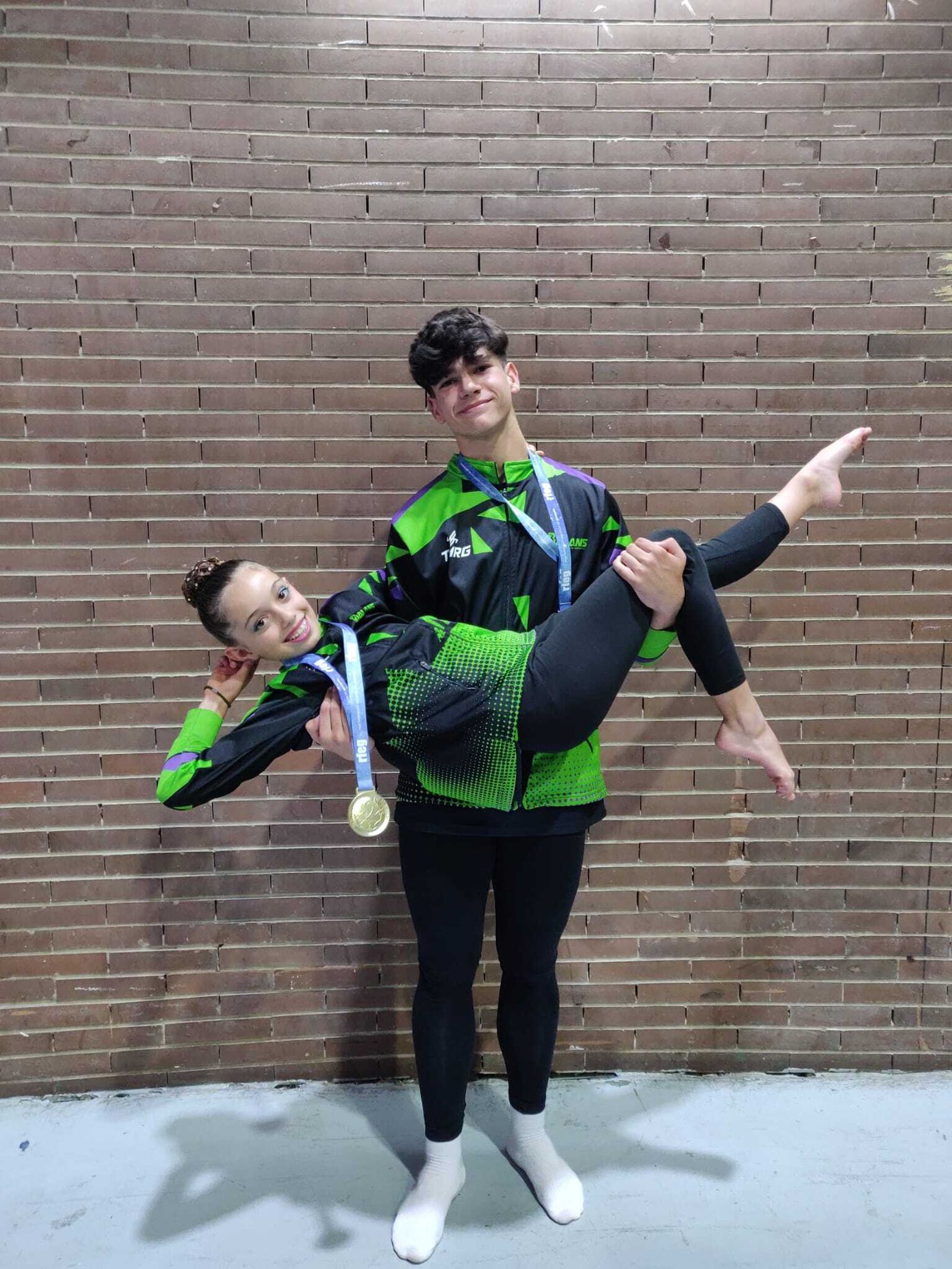 La pareja mixta cadete base formada por Ainoa Penzato e Iván Carmona logró el oro.