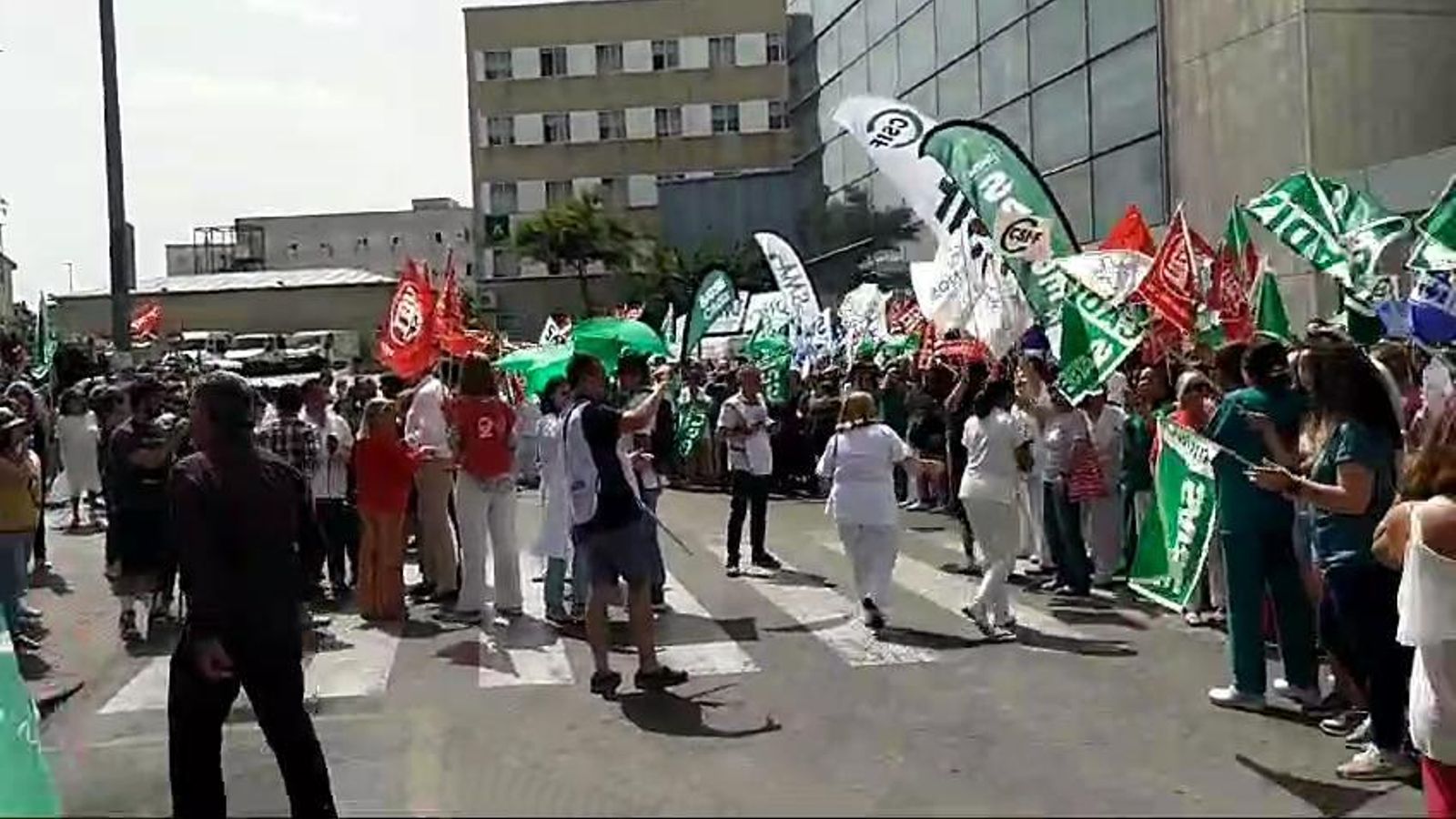 Protesta en el Hospital de Jerez por los recortes del SAS en el Plan de Verano 2024, hace unos días.