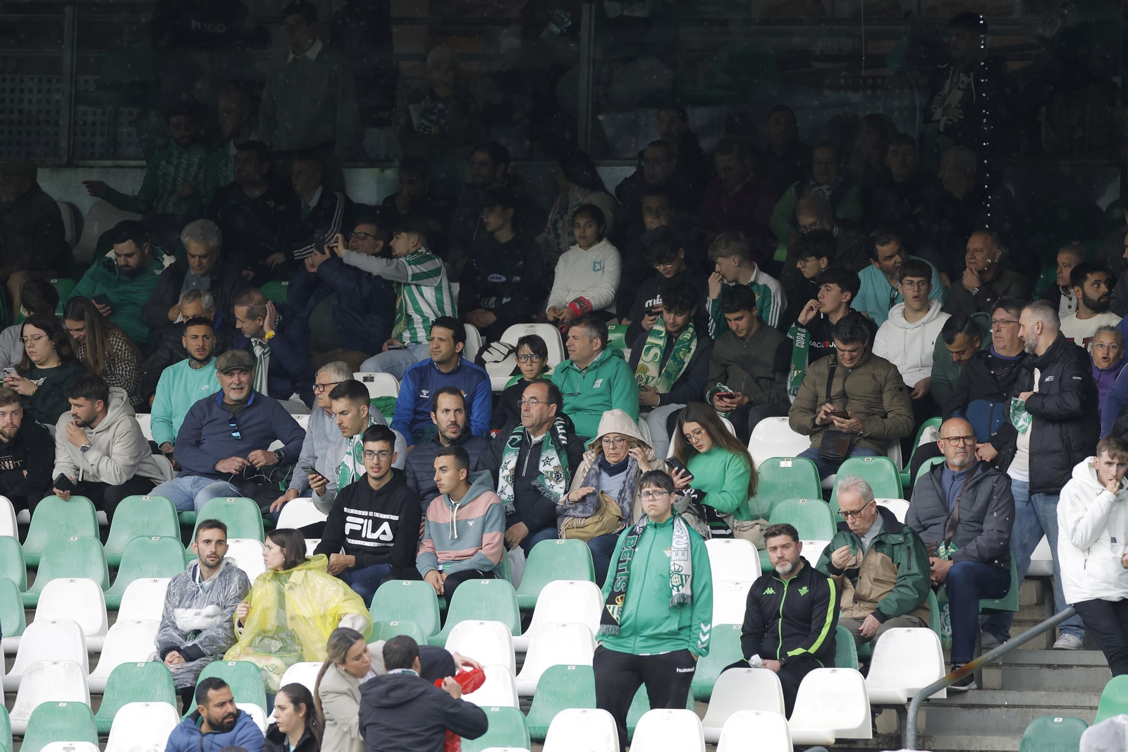 Búscate en las fotos del Betis - Vitoria Guimaraes