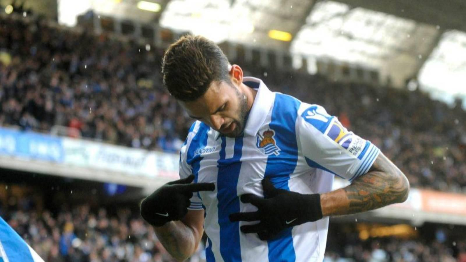 Willian José celebra un gol con la Real Sociedad.