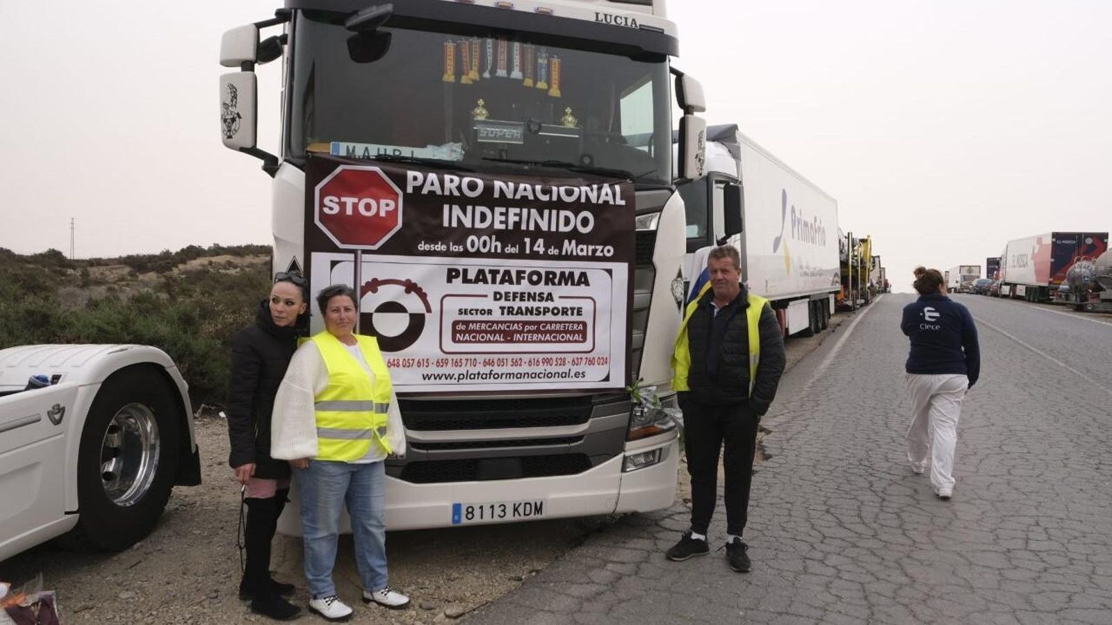 El paro indefinido del transporte por carretera arrancaba esta madrugada