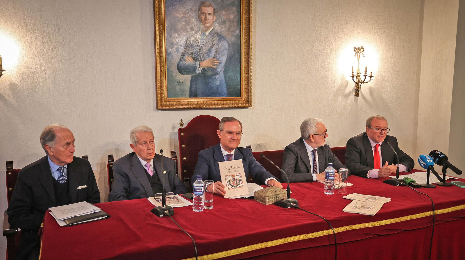 La Academia presenta 'Ceretanum', la primera revista de su historia