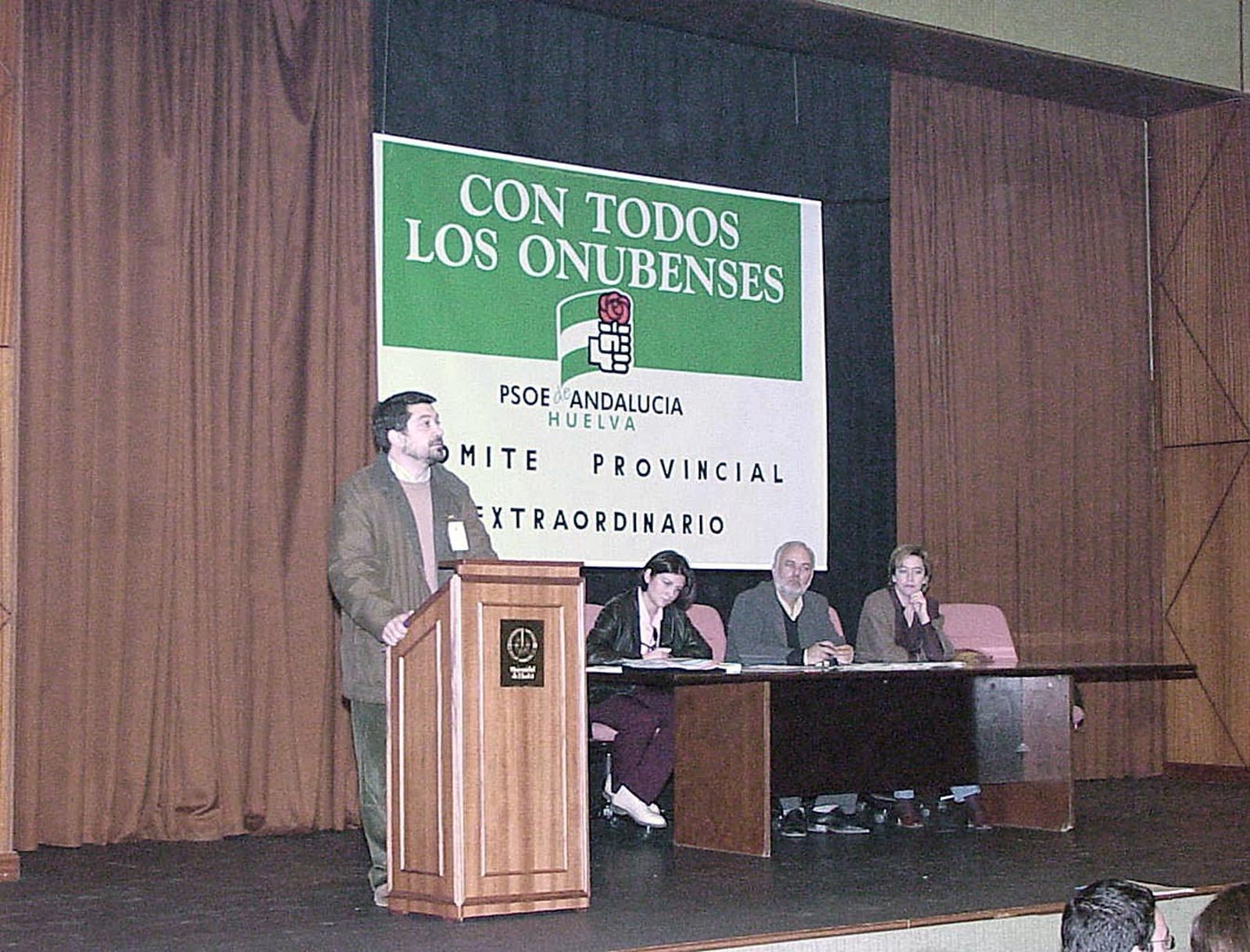 Javier Barrero, toda una vida ligado a la política onubense en imágenes