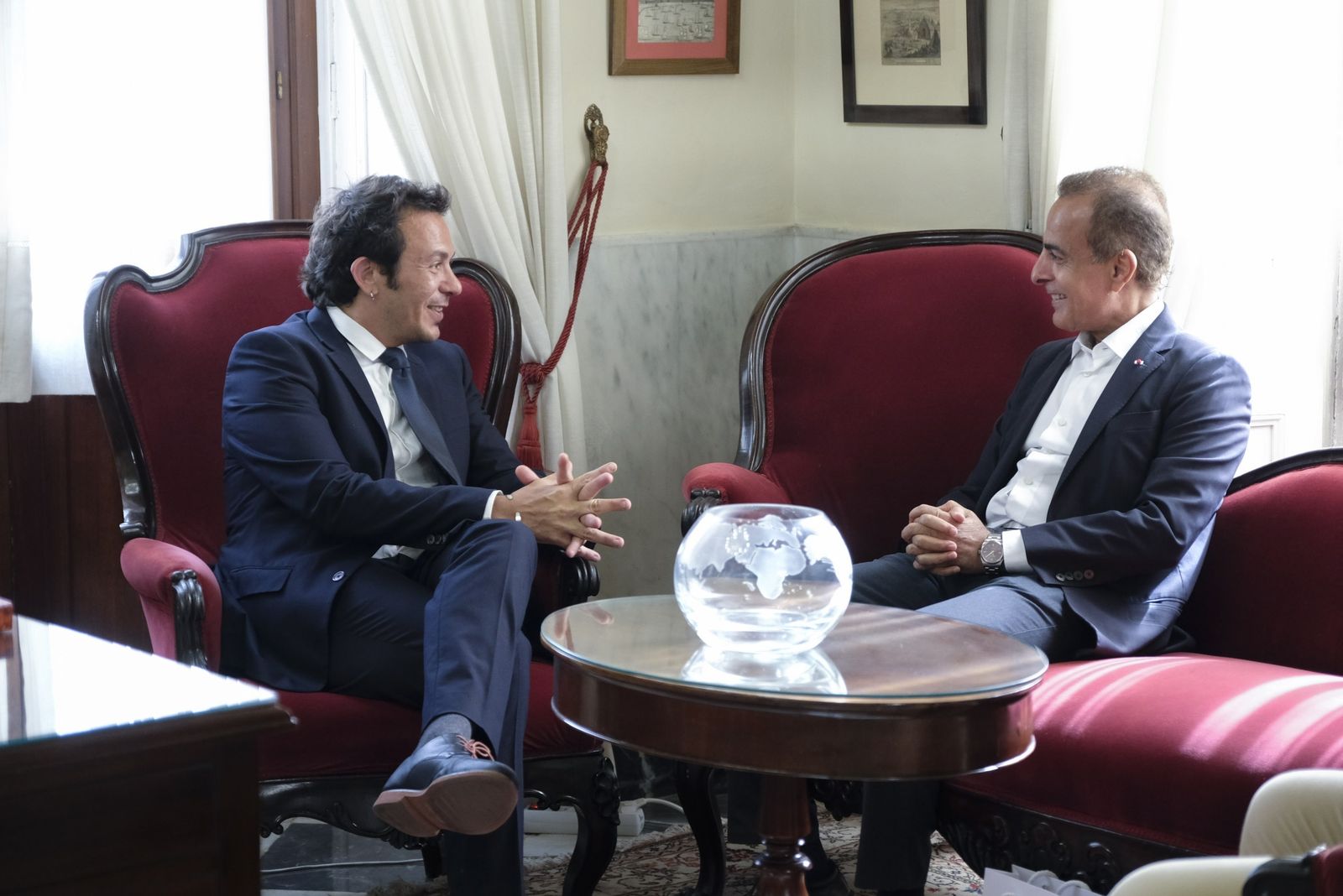 José María González, alcalde de Cádiz, y Mohamed Jaham Al Kuwari, embajador de Qatar en España.