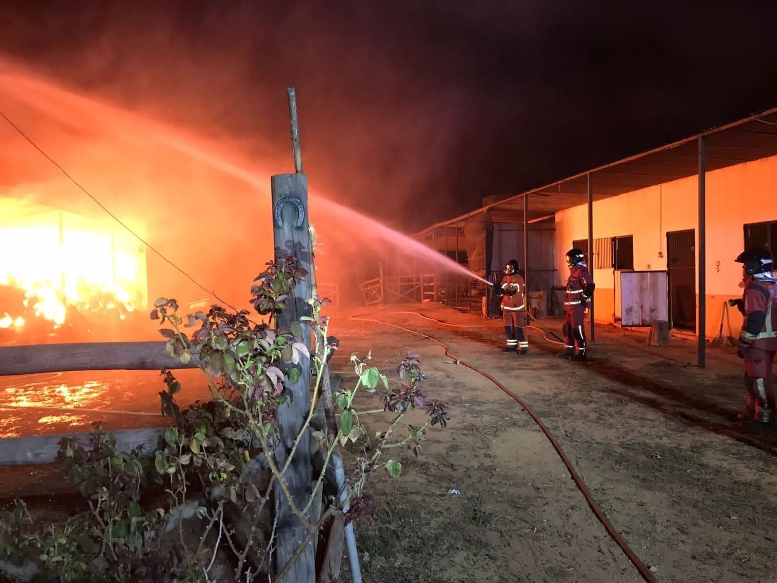 Imagen de archivo de efectivos del Consorcio Provincial de Bomberos en una intervención antigua.