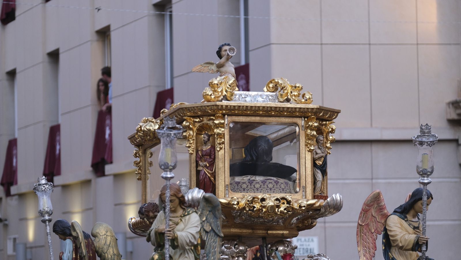 Procesión del Santo Entierro en Almería, en imágenes