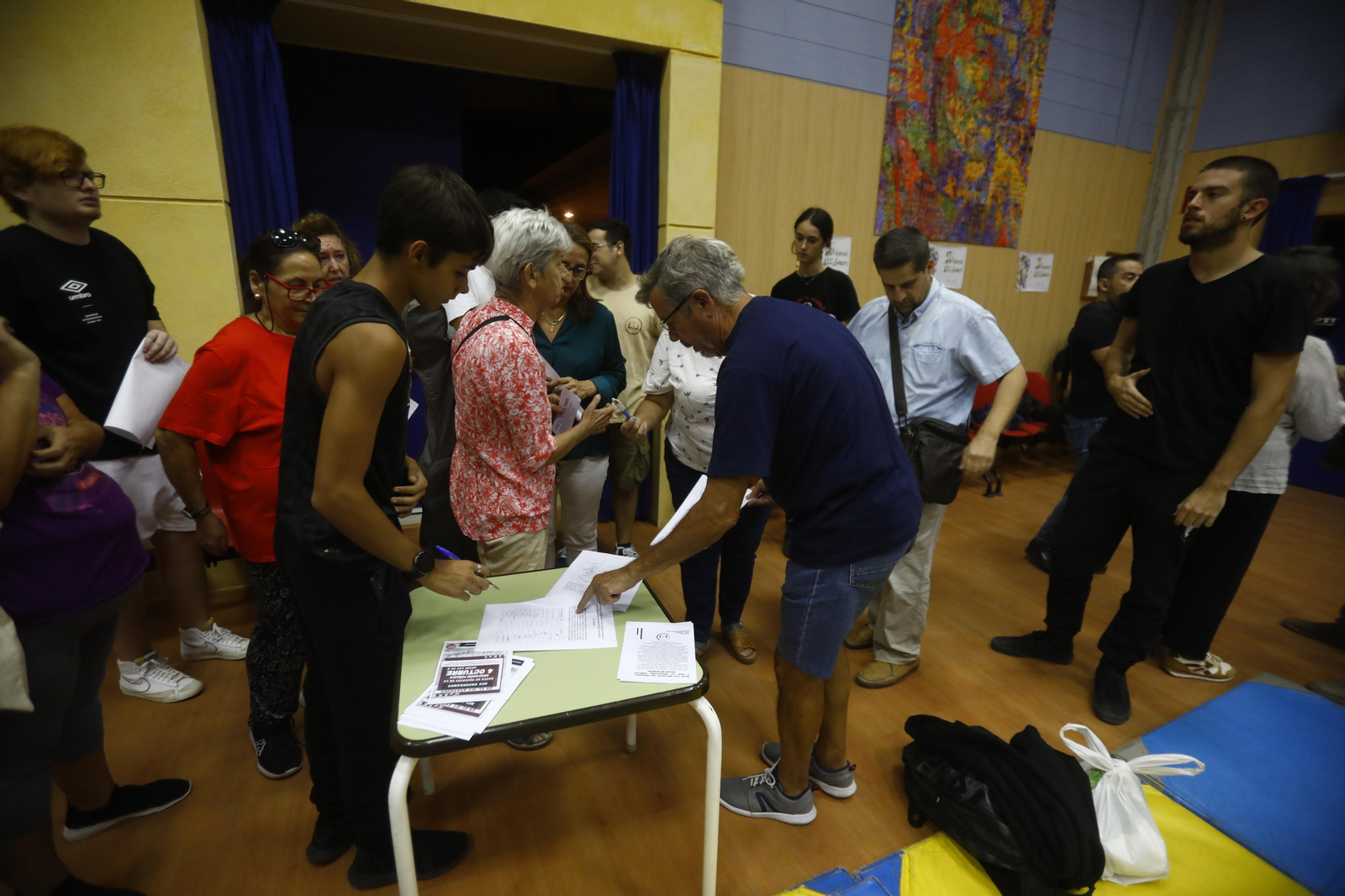 Las imágenes del encierro de la comunidad educativa en el instituto Averros de Córdoba