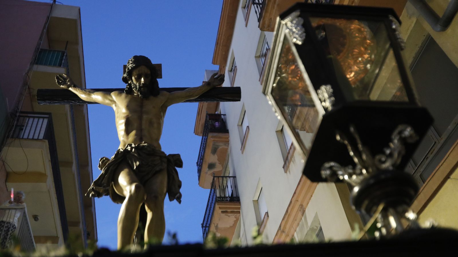 Fotos del Lunes Santo en La Línea: Cristo de la Esperanza y María Santísima de la Concepción (Silencio)