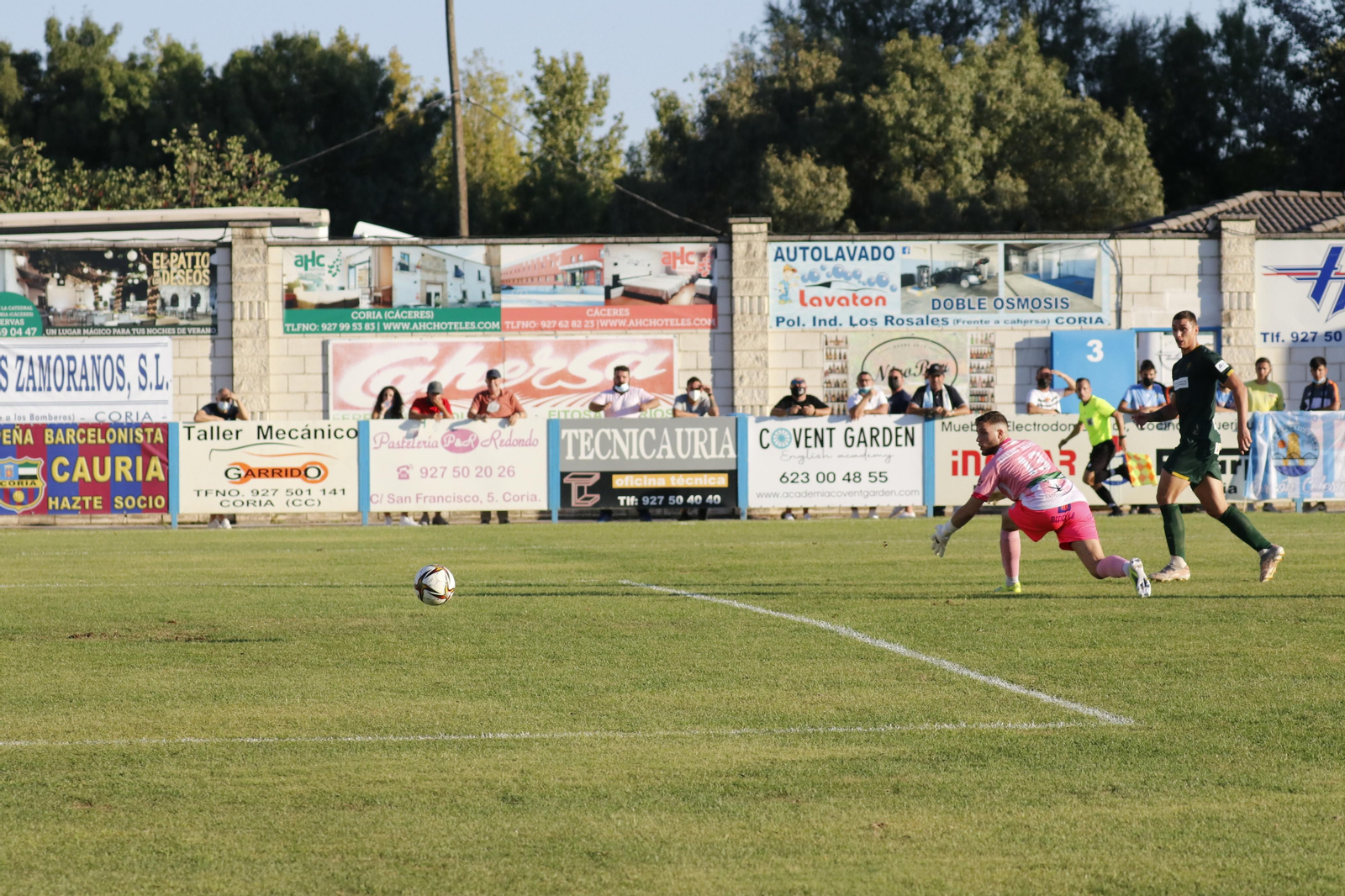 La victoria del Córdoba CF ante el CD Coria, en imágenes