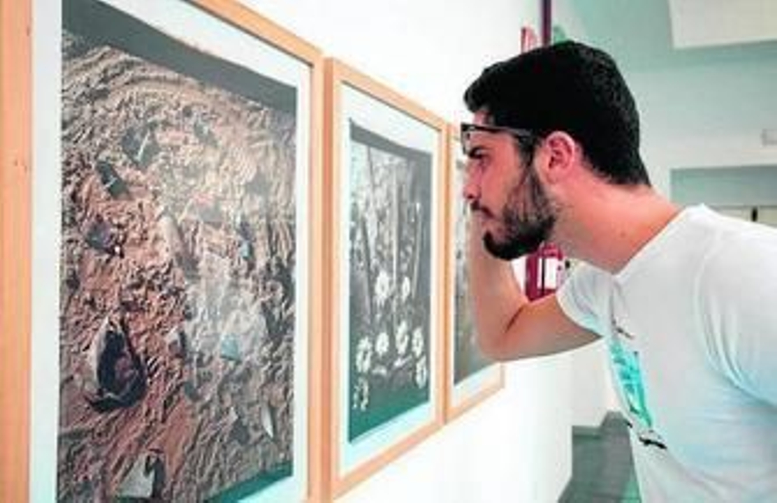 1 y 2. Algunas de las imágenes de la muestra '50 x 60. Polaroid gigante'. 3. Imagen de la exposición de Magdalena Bors que abre el lunes.