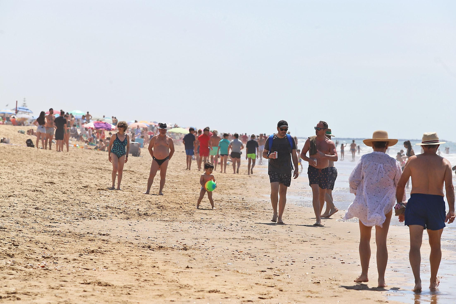 Las playas de Huelva se llenan en el 1 de mayo