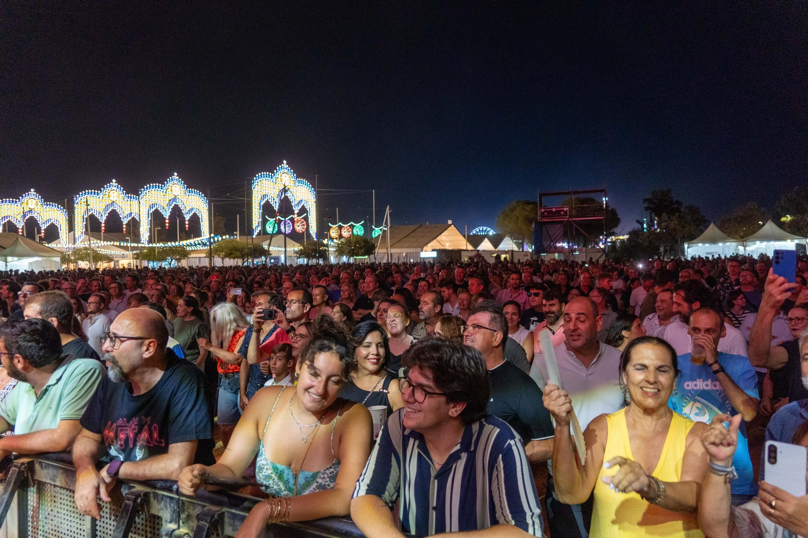 Colombinas 2025: Imágenes del concierto de Seguridad Social en las Fiestas Colombinas