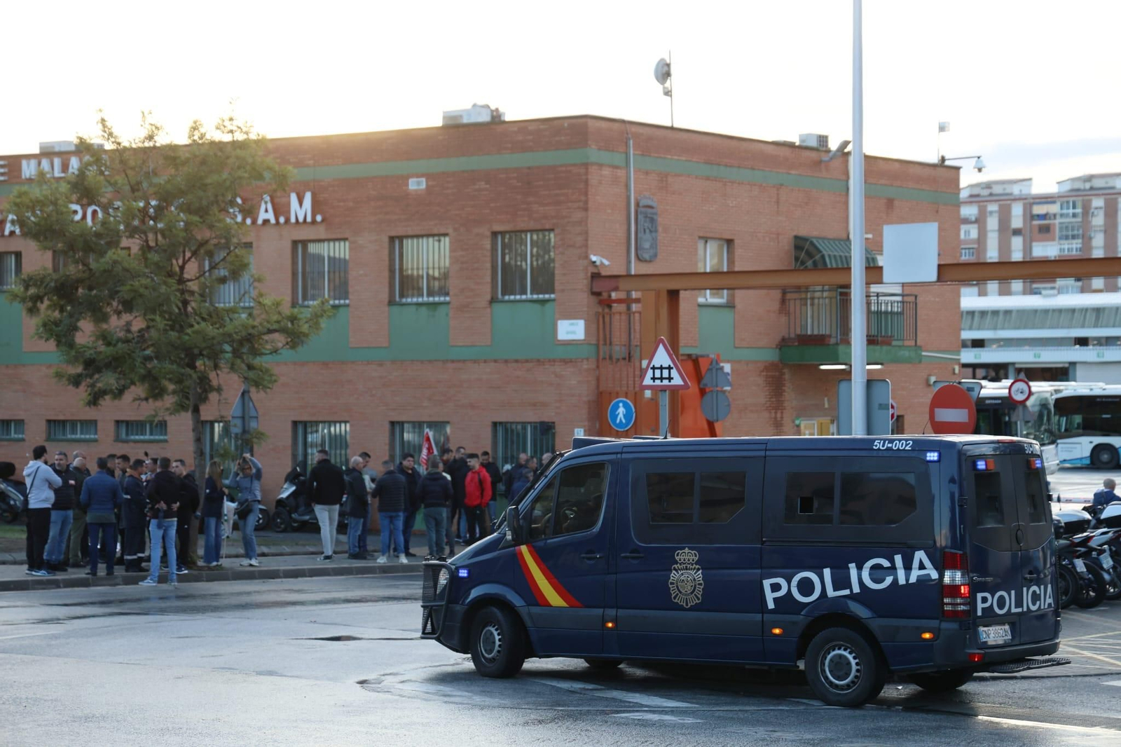 La huelga de autobuses en Málaga en imagenes