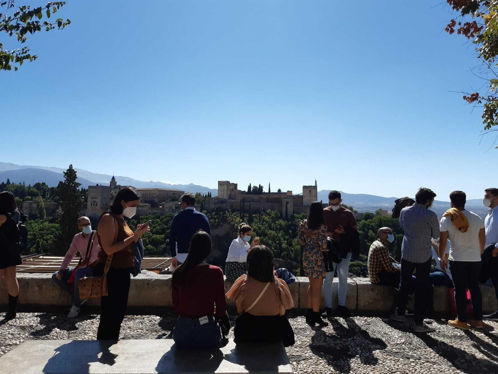 Así luce el Mirador de San Nicolás este sábado en Granada Así luce el Mirador de San Nicolás este sábado en Granada