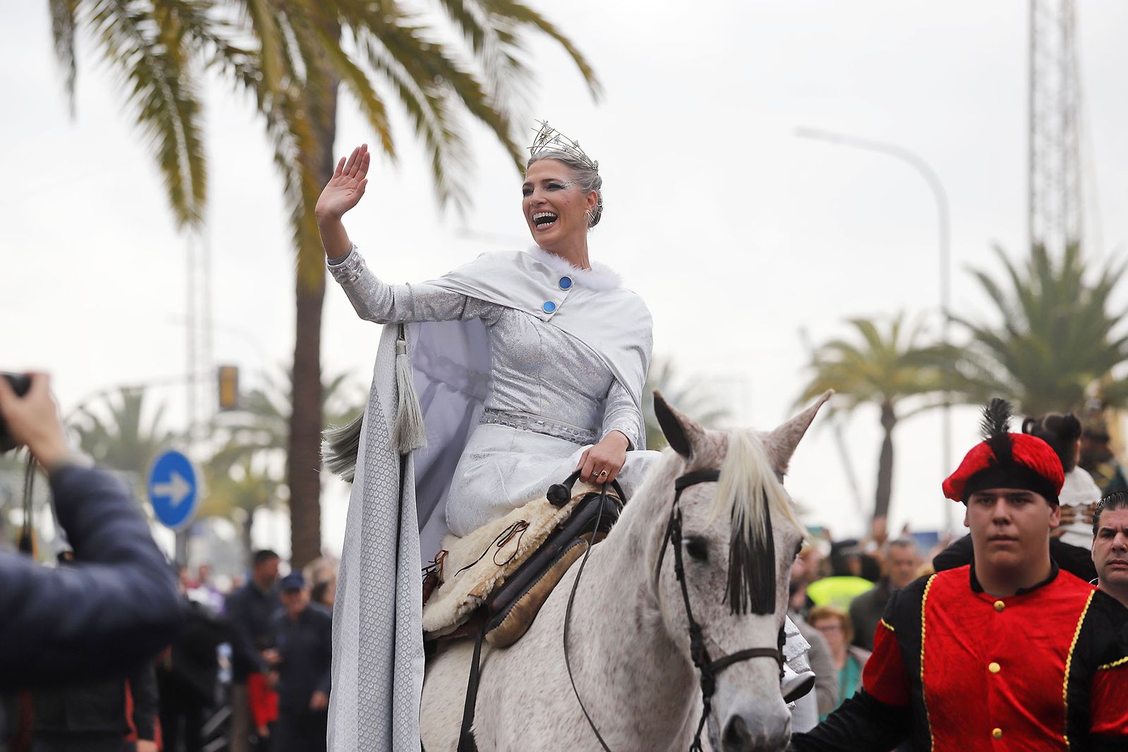 Imágenes de la mágica llegada de los Reyes Magos y la Estrella de la Ilusión a Huelva en barco