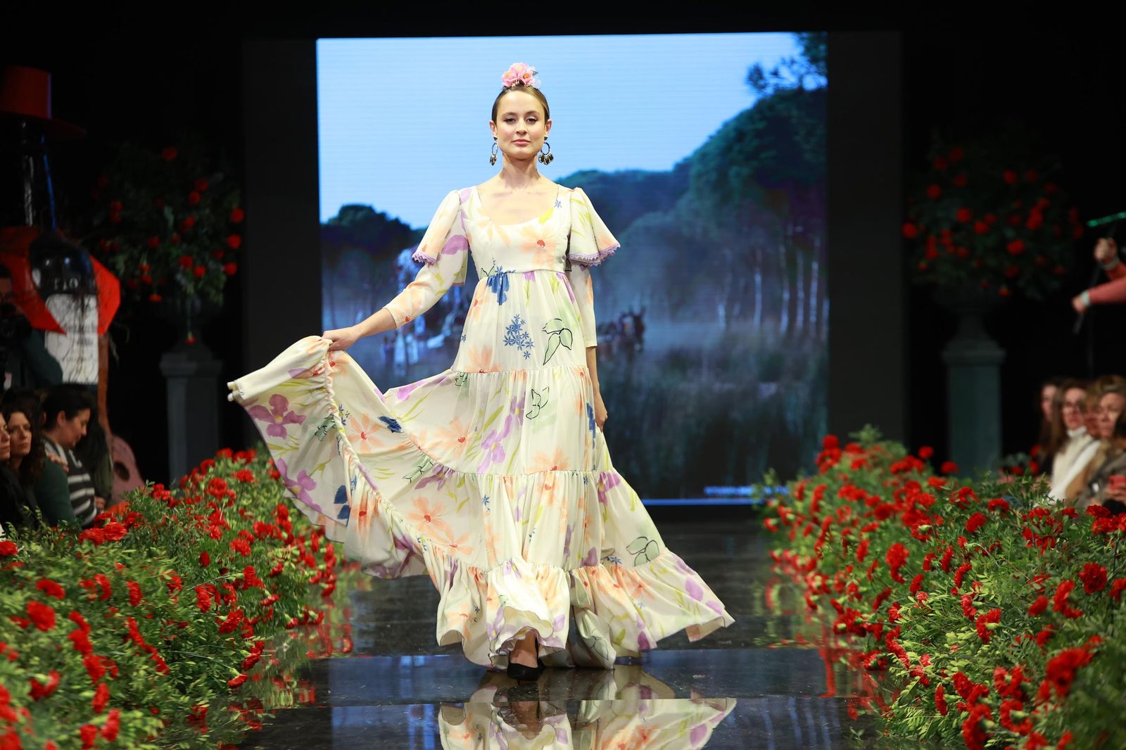 Desfile benéfico de la Hermandad del Rocío de Jerez en la Pasarela Flamenca Jerez Tío Pepe 2023
