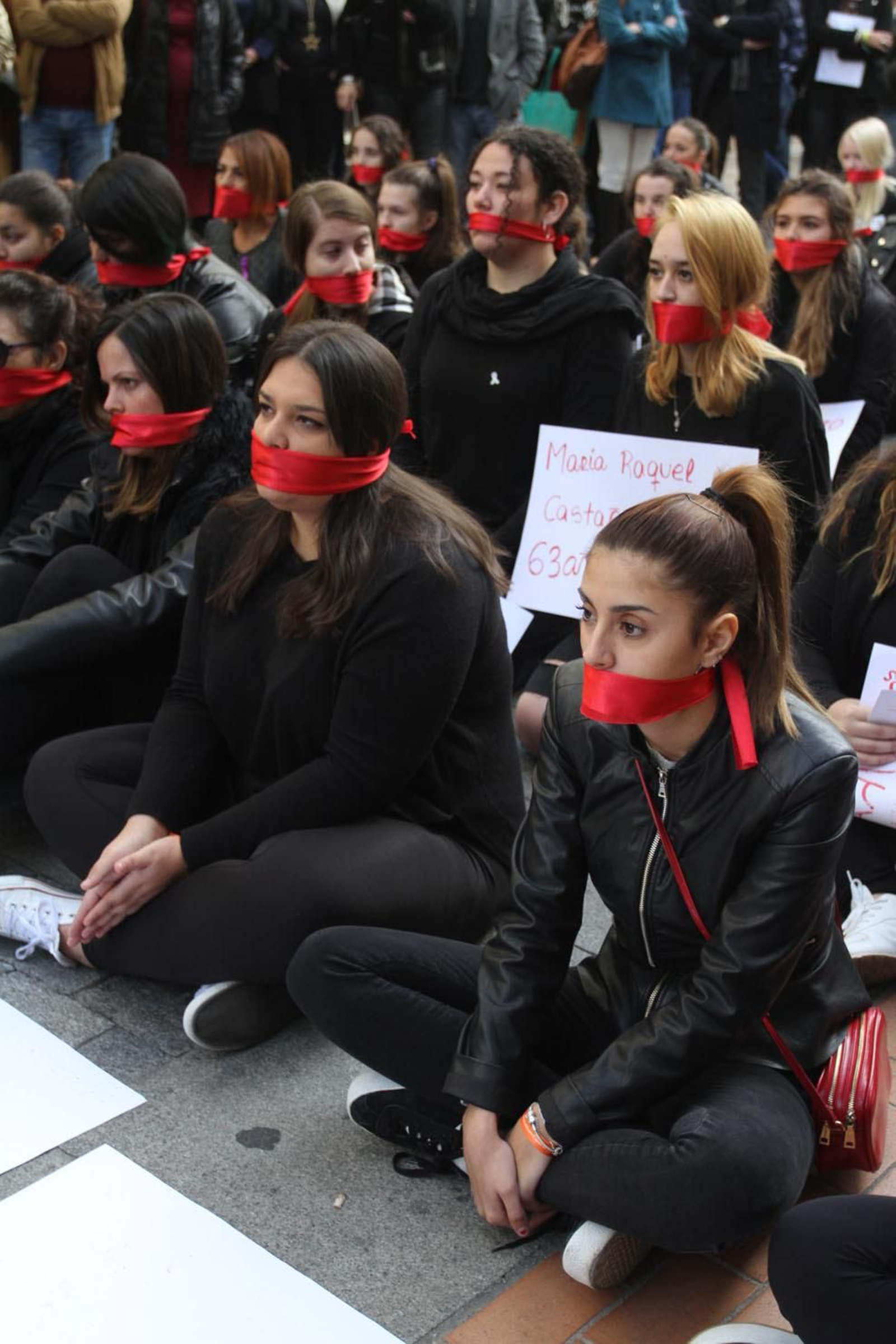 Lectura de manifiesto de violencia contra la mujer