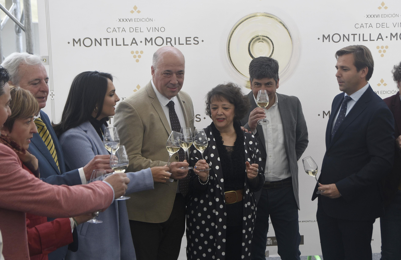 Representantes de las instituciones en la inauguración.